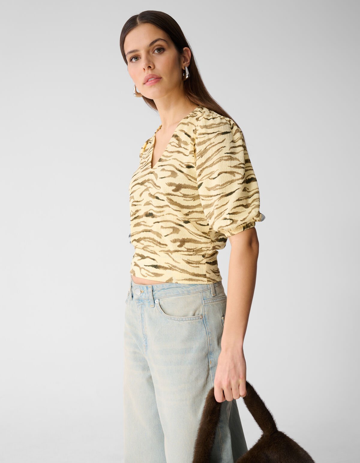 Crinkle Tiger V-Ausschnitt Top Hellgelb SHOEBY WOMEN