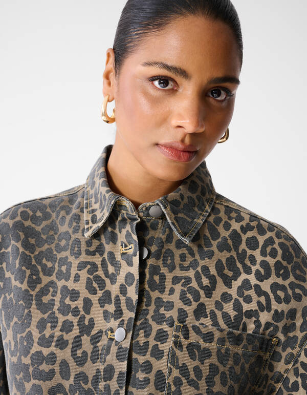 &Uuml;bergro&szlig;e Leopard-Denim-Bluse Braun SHOEBY WOMEN
