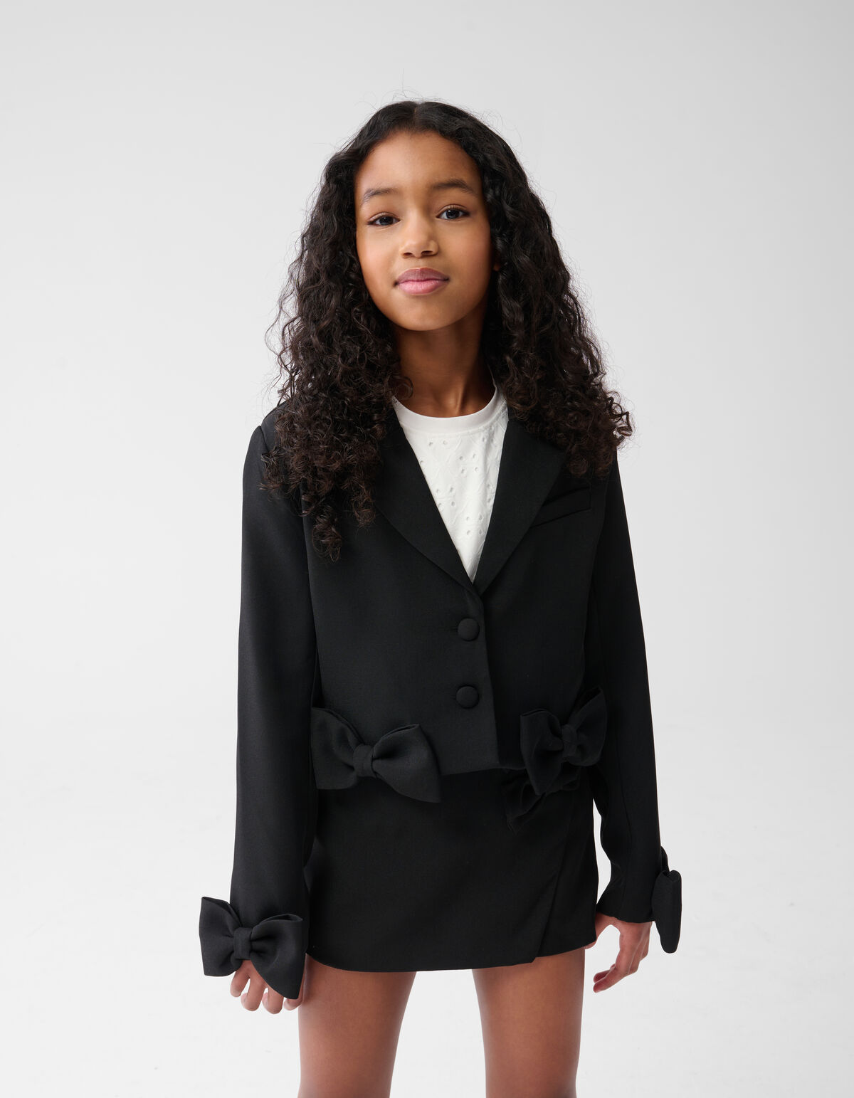 Cropped Bow Blazer Schwarz SHOEBY GIRLS