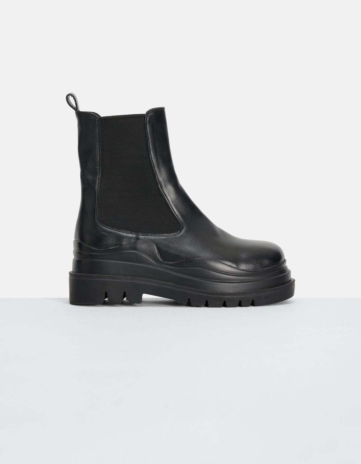 Gewellte Chelsea Boots Schwarz SHOEBY SHOES