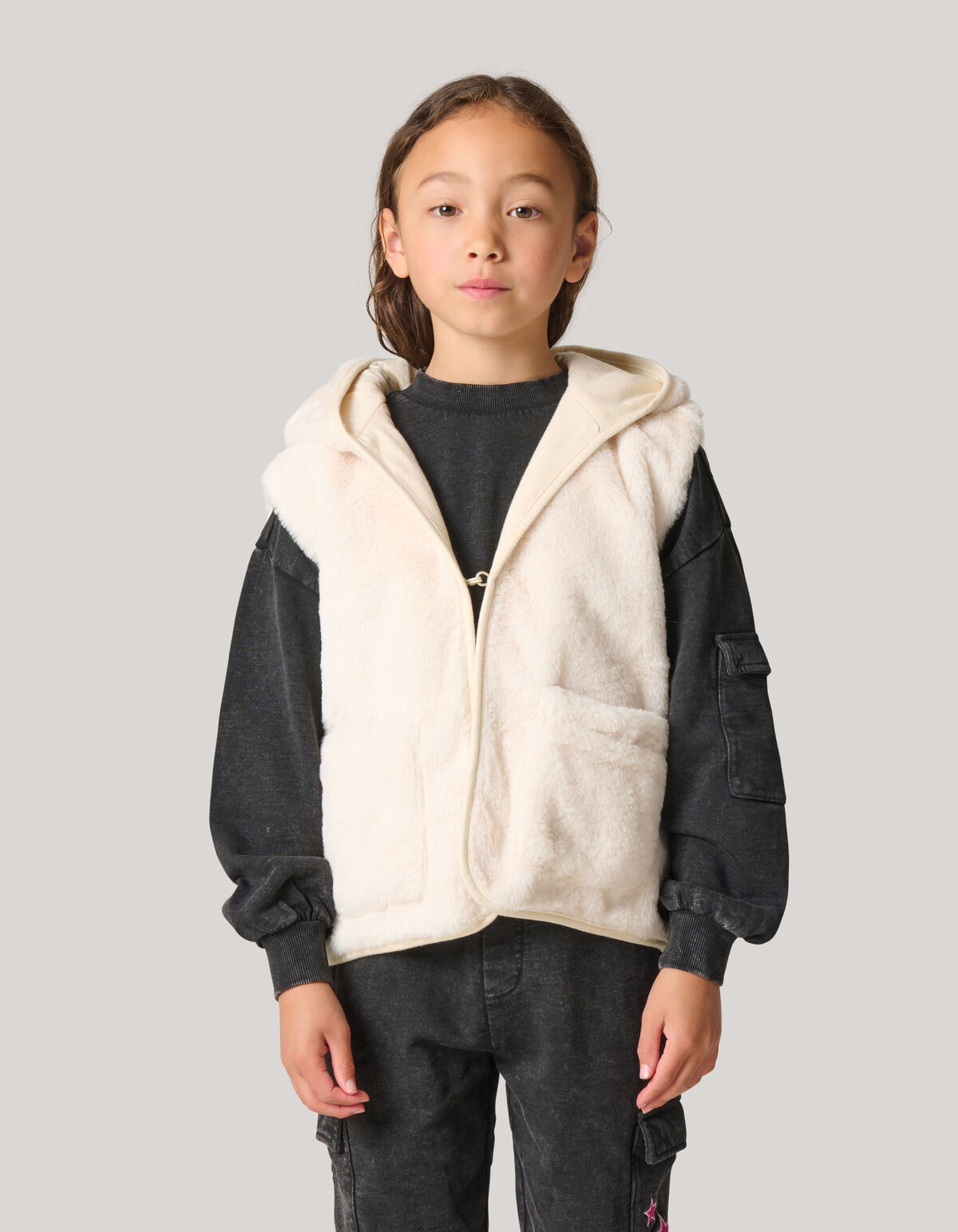 Strickjacke in Pelzoptik SHOEBY GIRLS