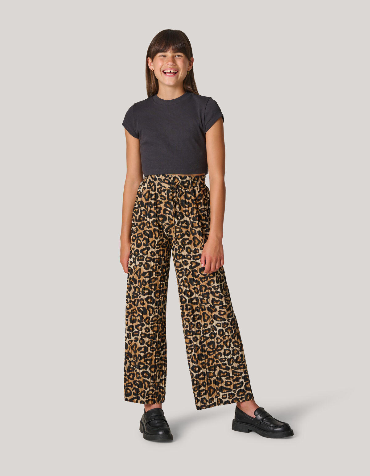 Geripptes Crop Top Dunkelgrau SHOEBY GIRLS