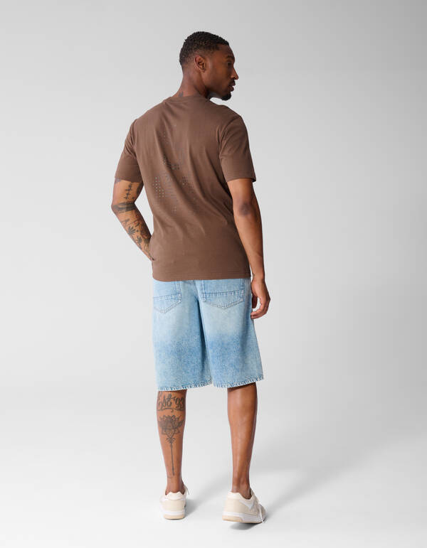 T-Shirt mit gepunktetem Kunstwerk Dunkelbraun SHOEBY MEN