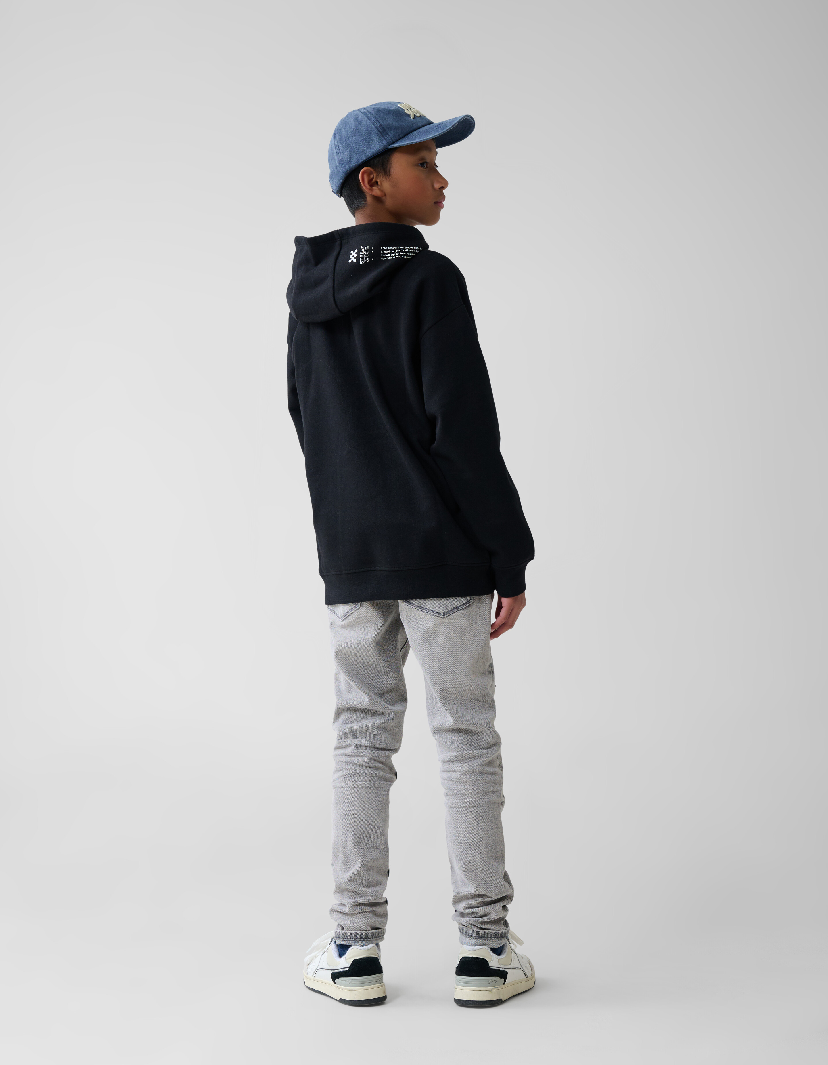 Basic Artwork Hoodie Schwarz SHOEBY BOYS