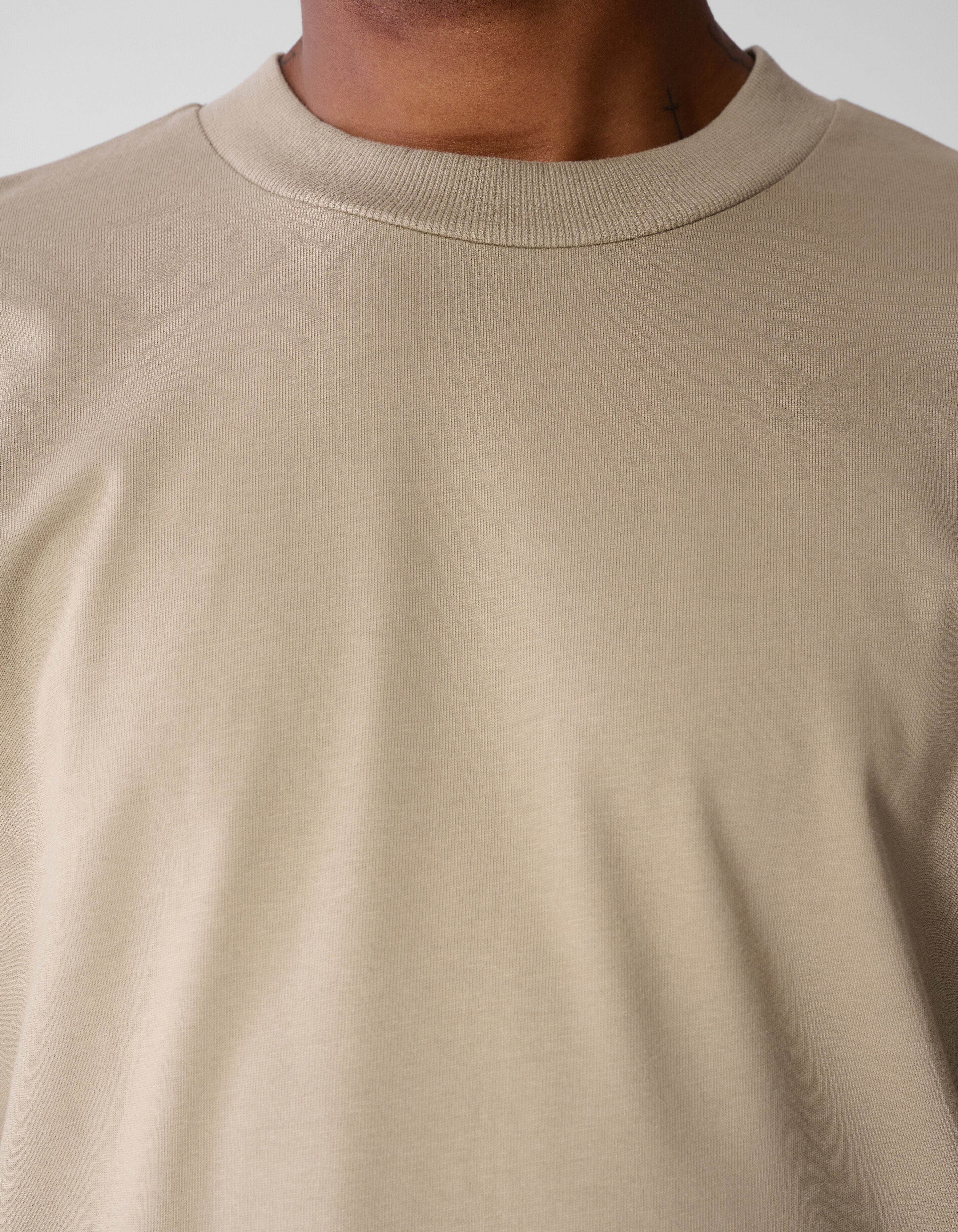 Basis Relaxed Fit Longsleeve Beige SHOEBY MEN