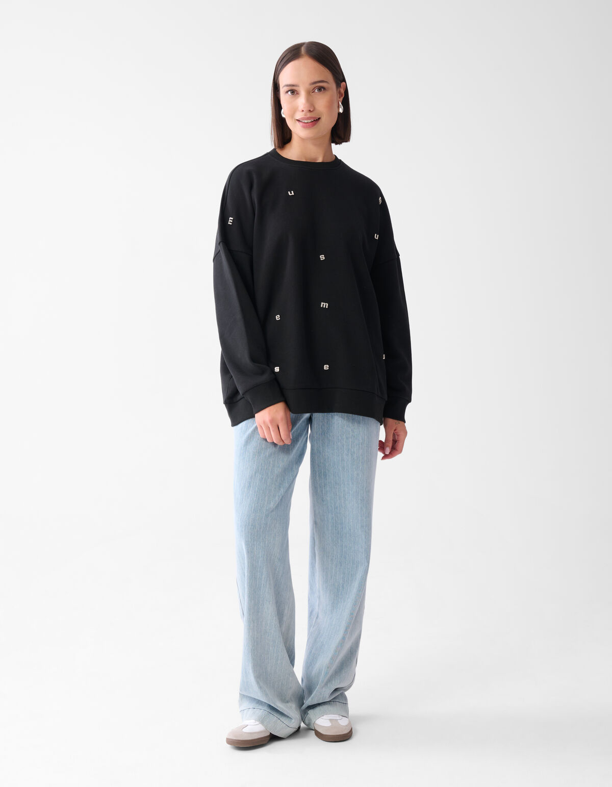 Strass-Buchstaben-Pullover Schwarz SHOEBY WOMEN