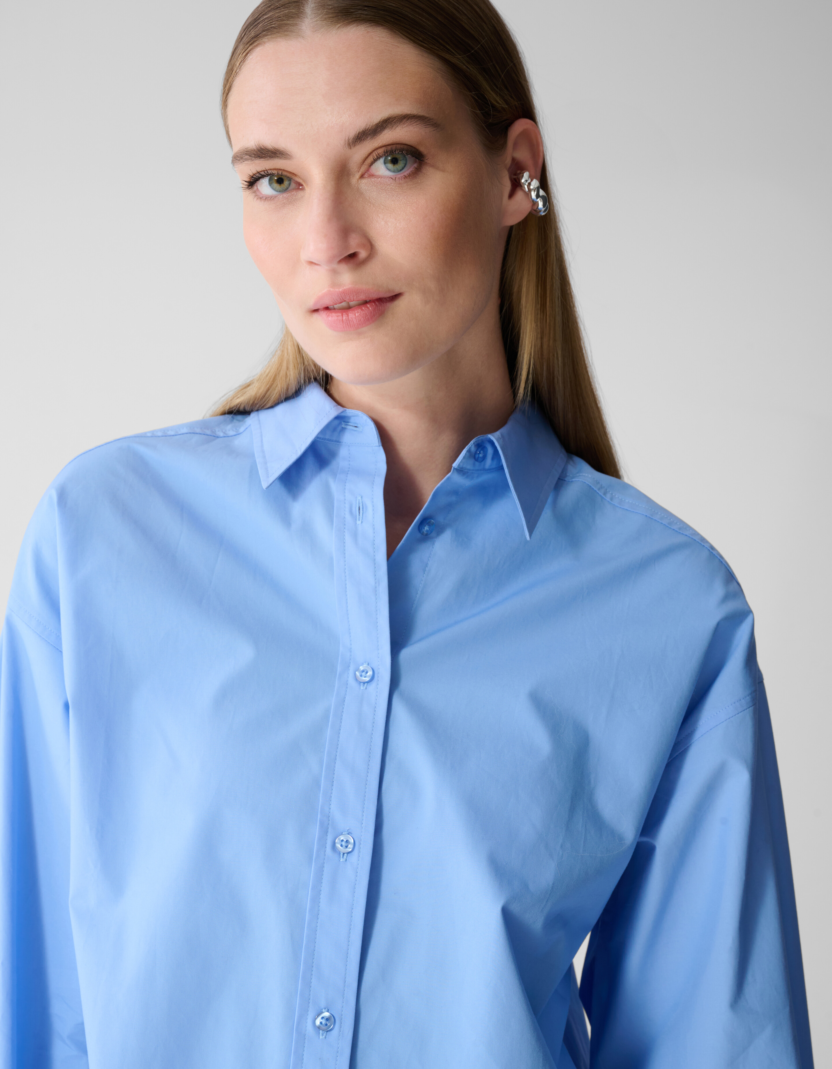 Oversized Ring Cuff Bluse Hellblau SHOEBY WOMEN