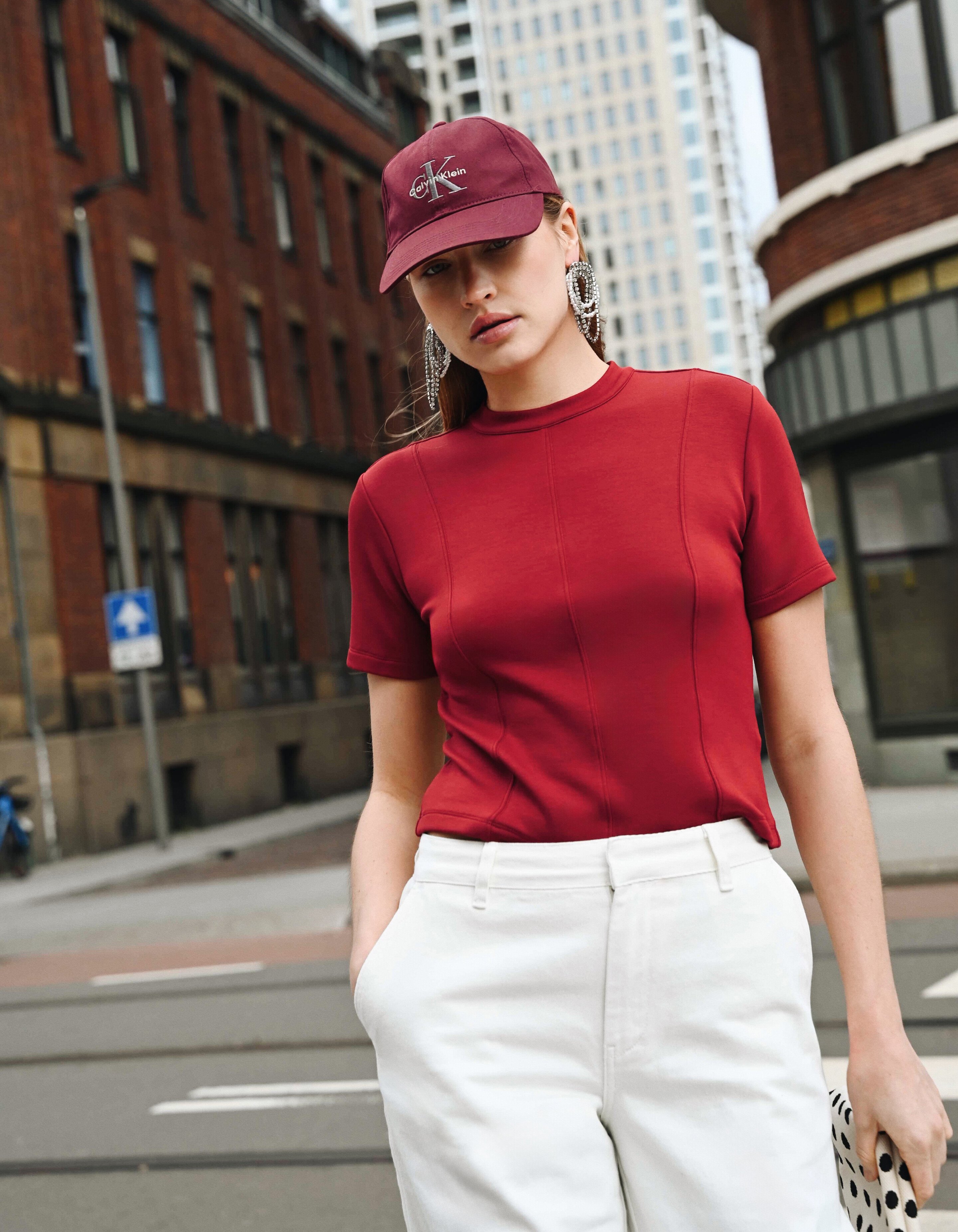 Tailliertes, kurzes T-Shirt Dunkelrot SHOEBY WOMEN