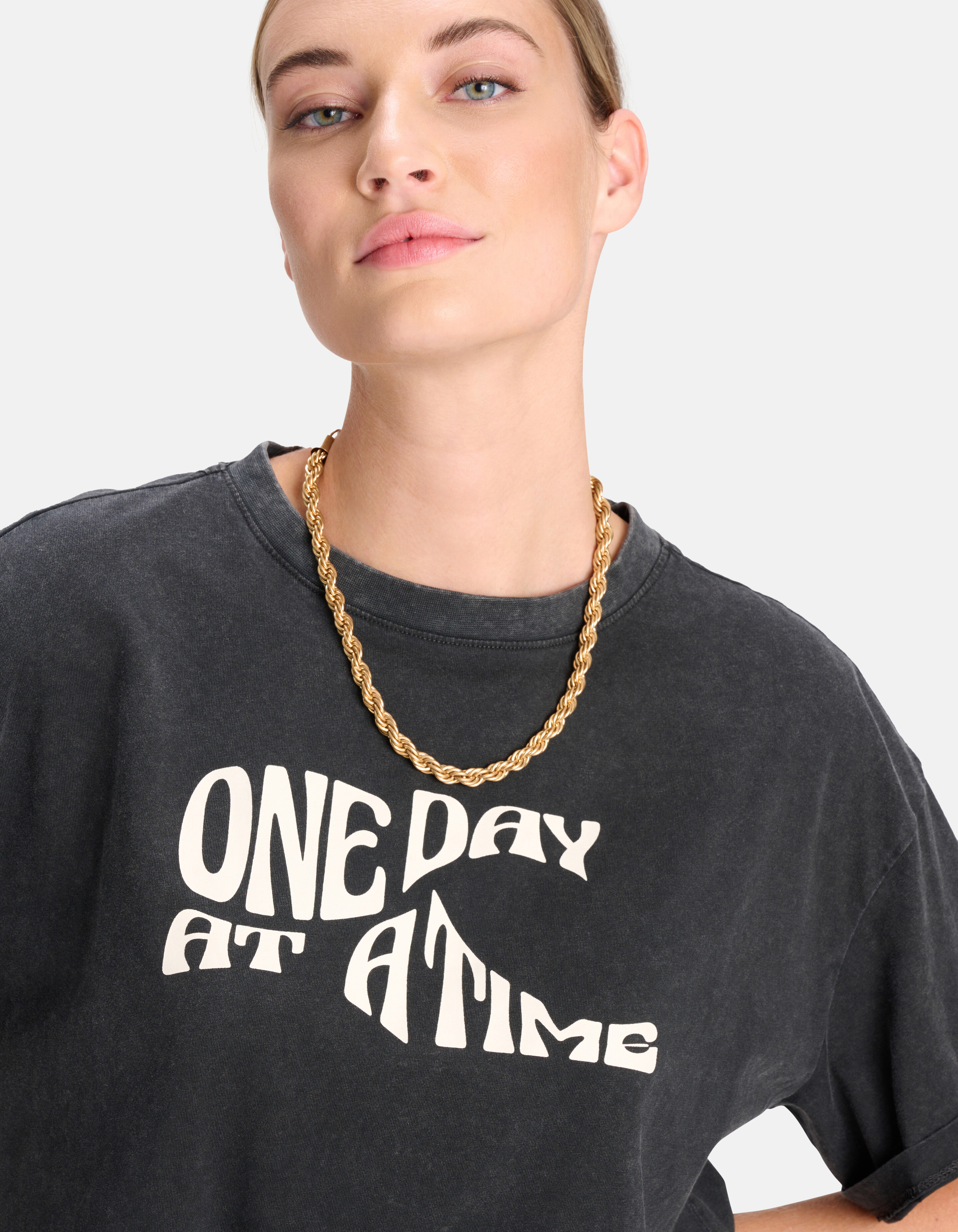 Dunkelgraues T-Shirt mit Textaufdruck SHOEBY WOMEN