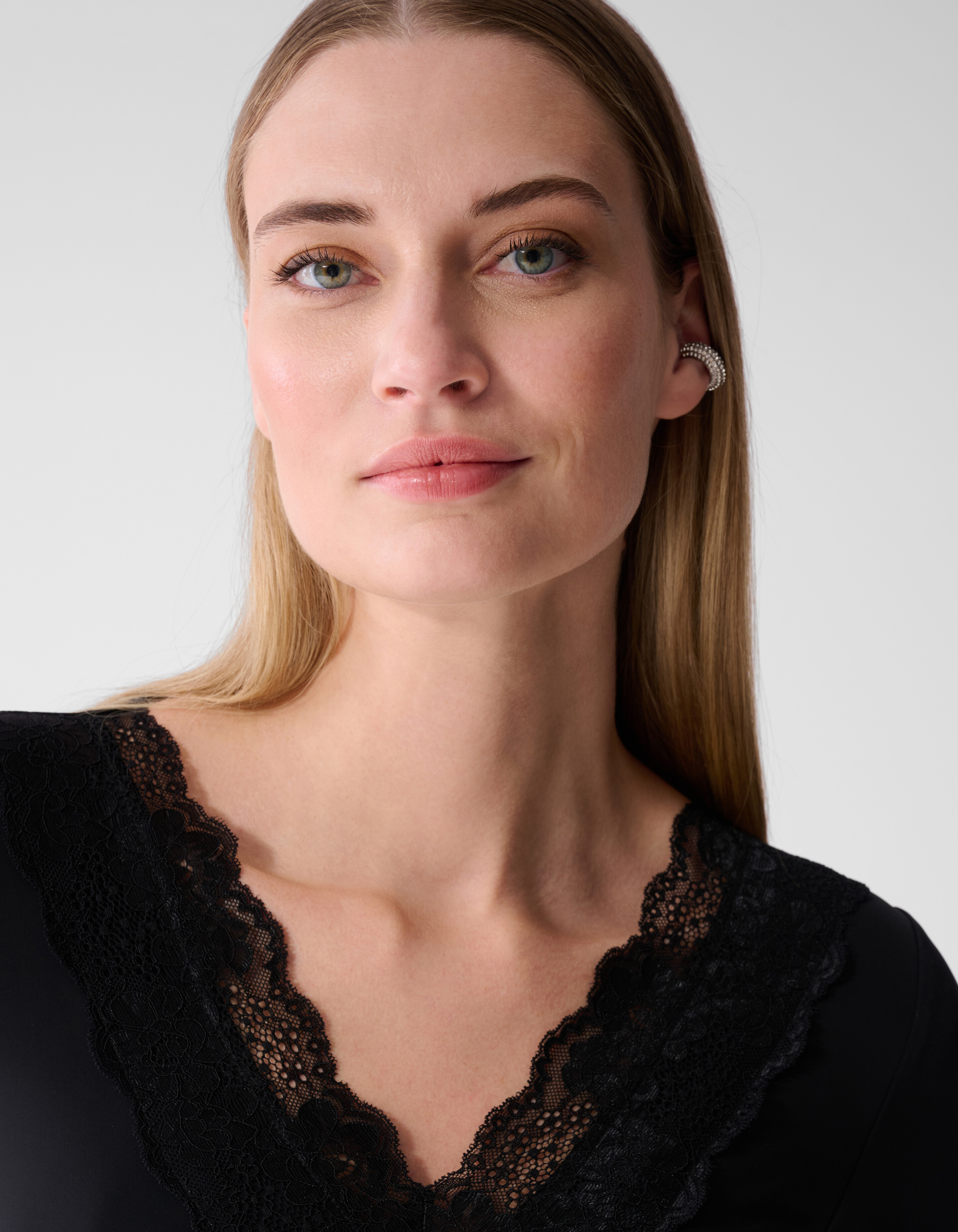 Schwarzer Body aus Spitzenmix SHOEBY WOMEN