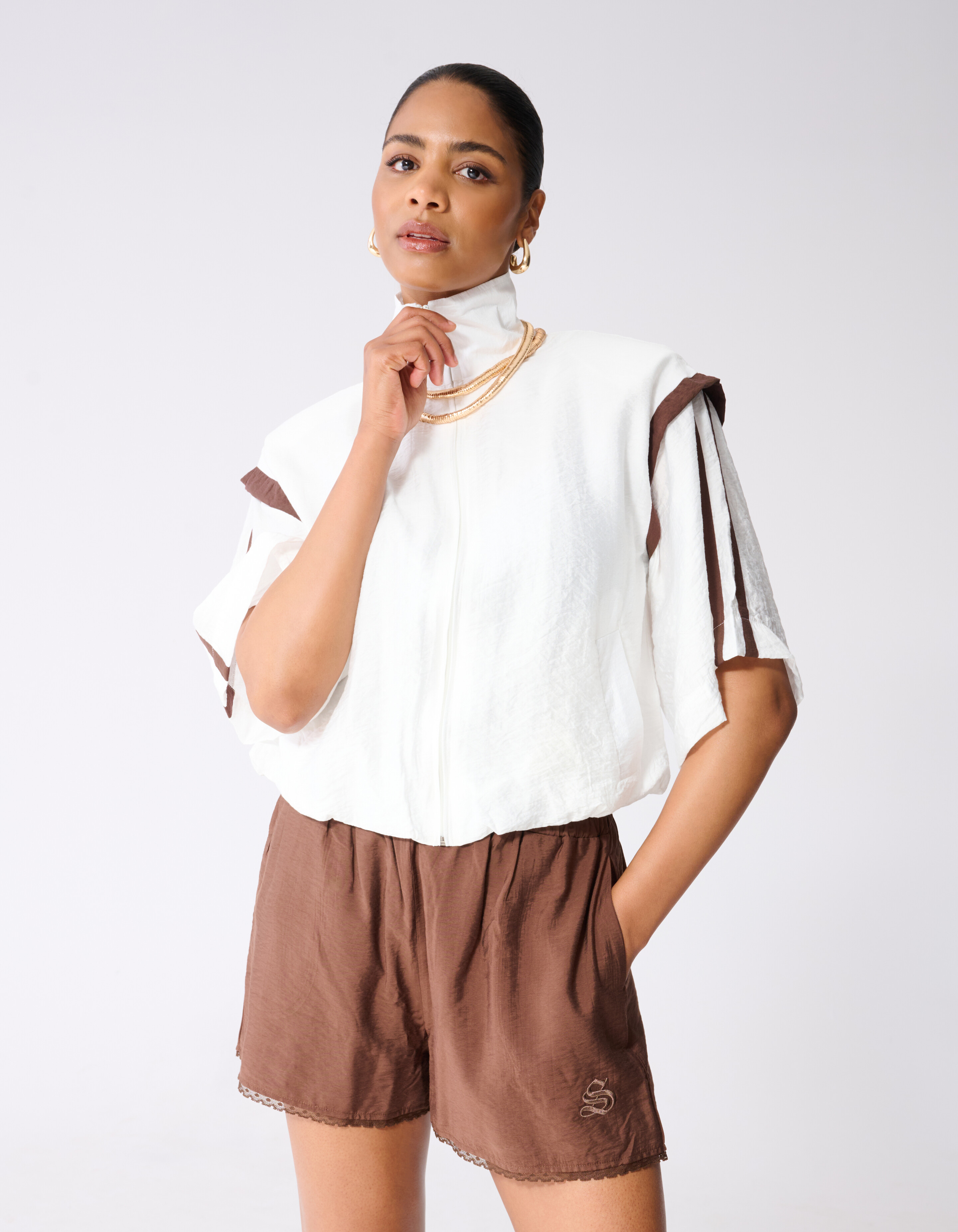 Sportliche Trainingsjacke in gebrochenem Wei&szlig; SHOEBY WOMEN