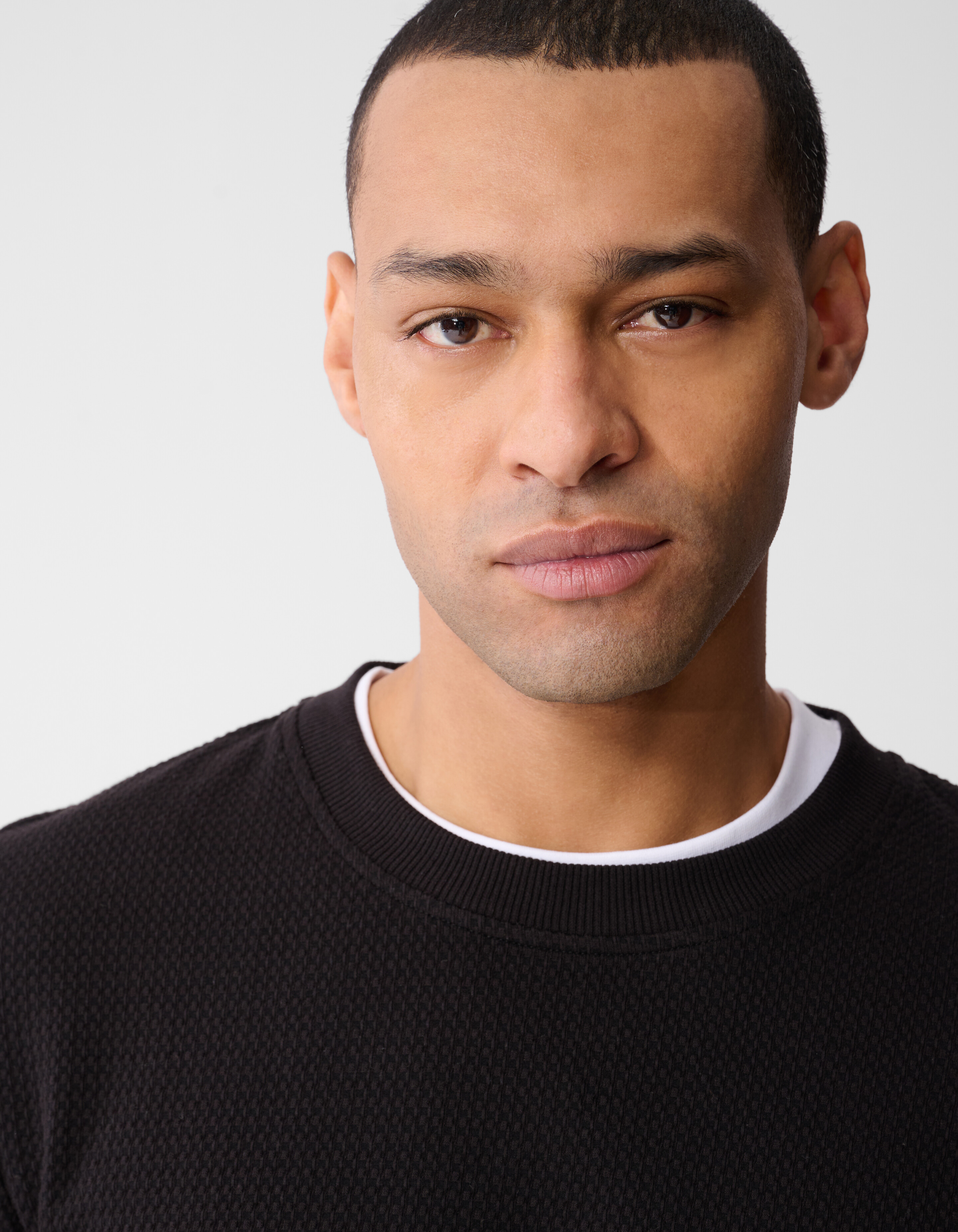 Structure Langarm T-Shirt Dunkelbraun SHOEBY MEN