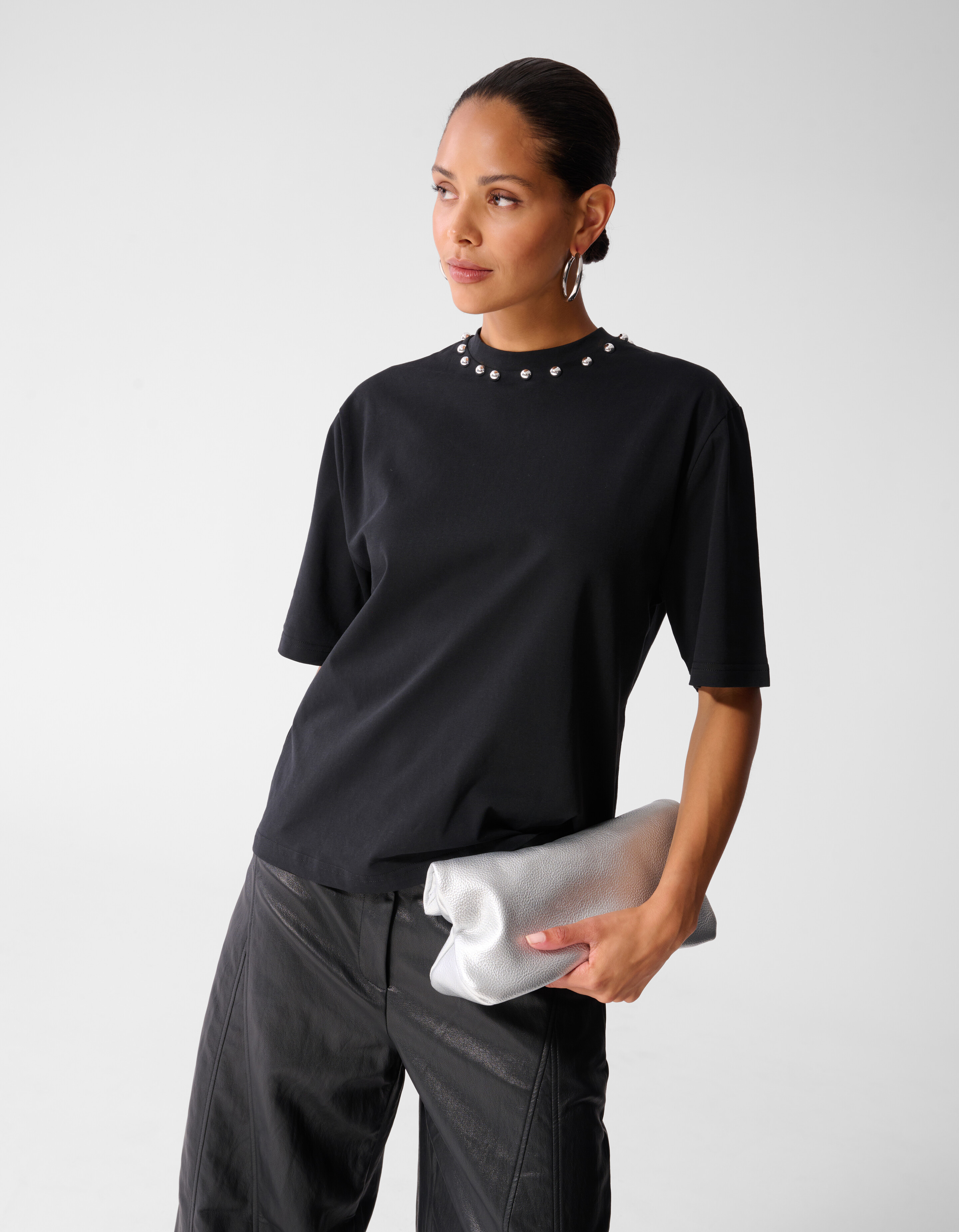 T-Shirt mit Nieten am Kragen Schwarz SHOEBY WOMEN