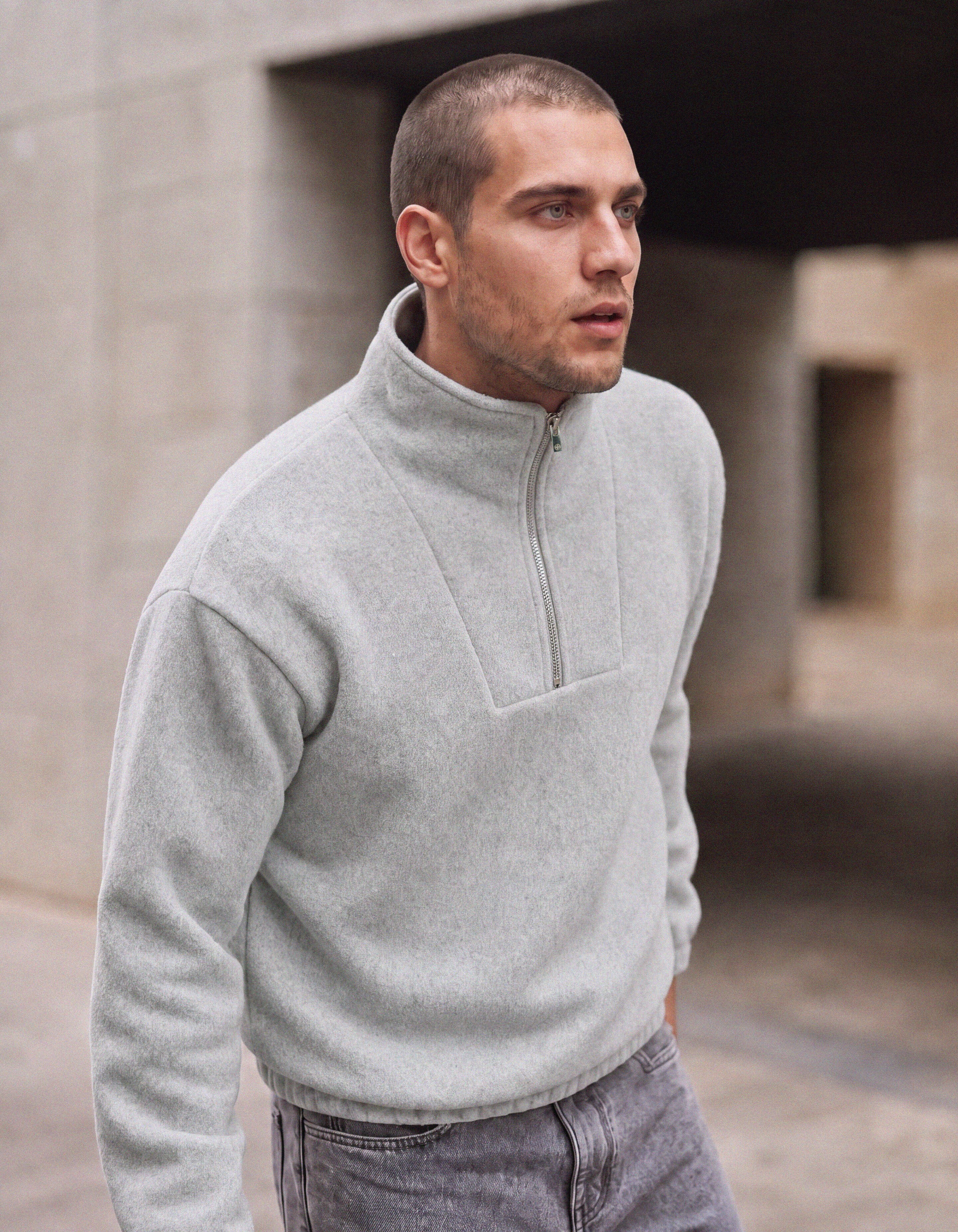 Zip High Neck Pullover Hellgrau SHOEBY MEN