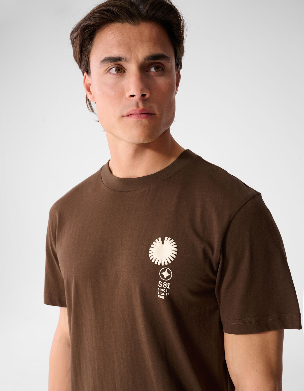 Radar Artwork T-Shirt Dunkelbraun SHOEBY MEN
