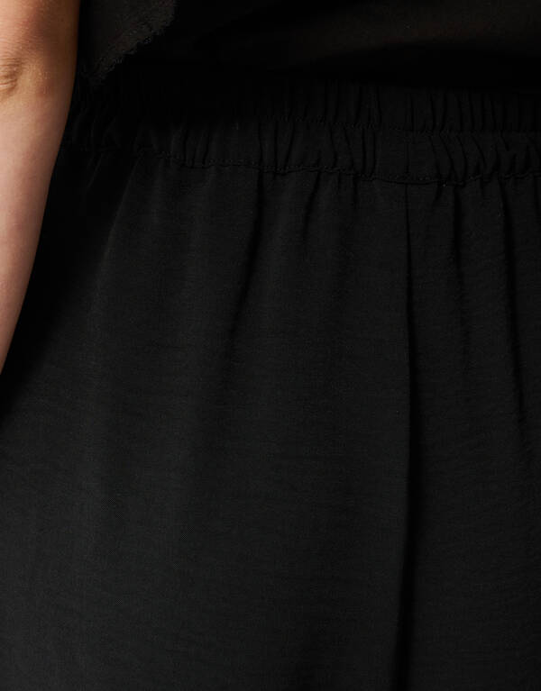 Twist Short Schwarz SHOEBY WOMEN