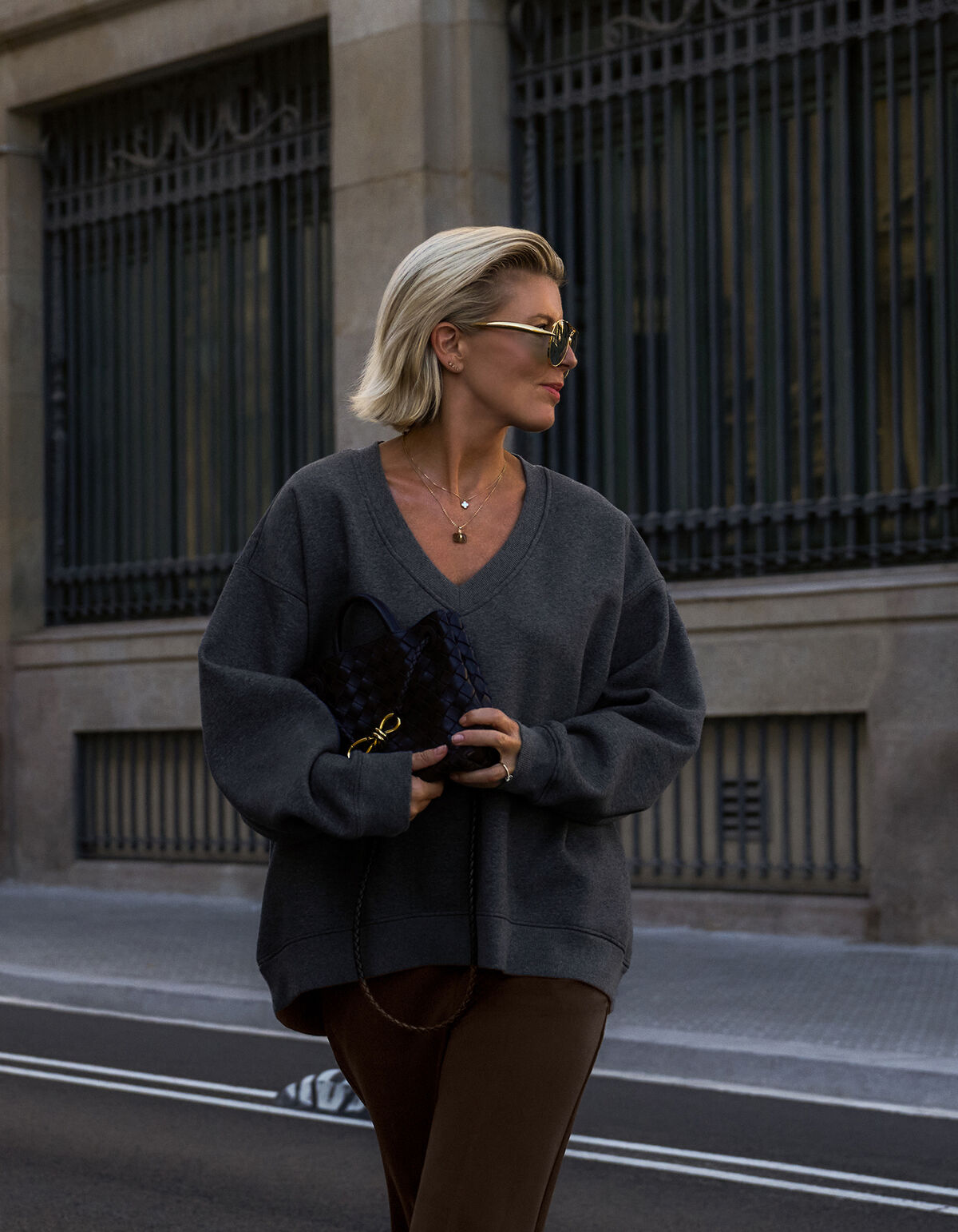 Oversized-Pullover mit V-Ausschnitt Dunkelgrau Von SHOEBY WOMEN
