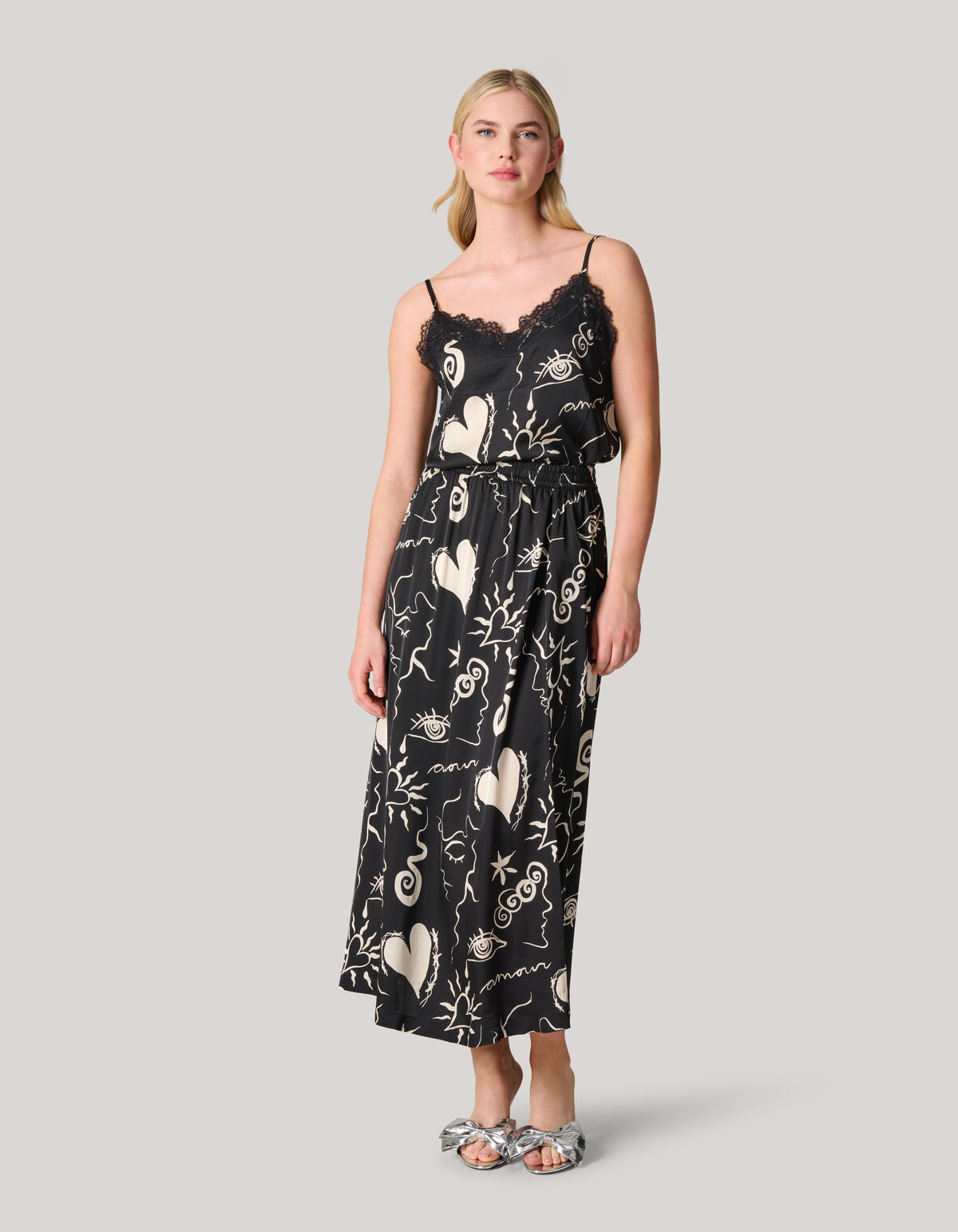Maxikleid mit Verzierungen Schwarz SHOEBY WOMEN