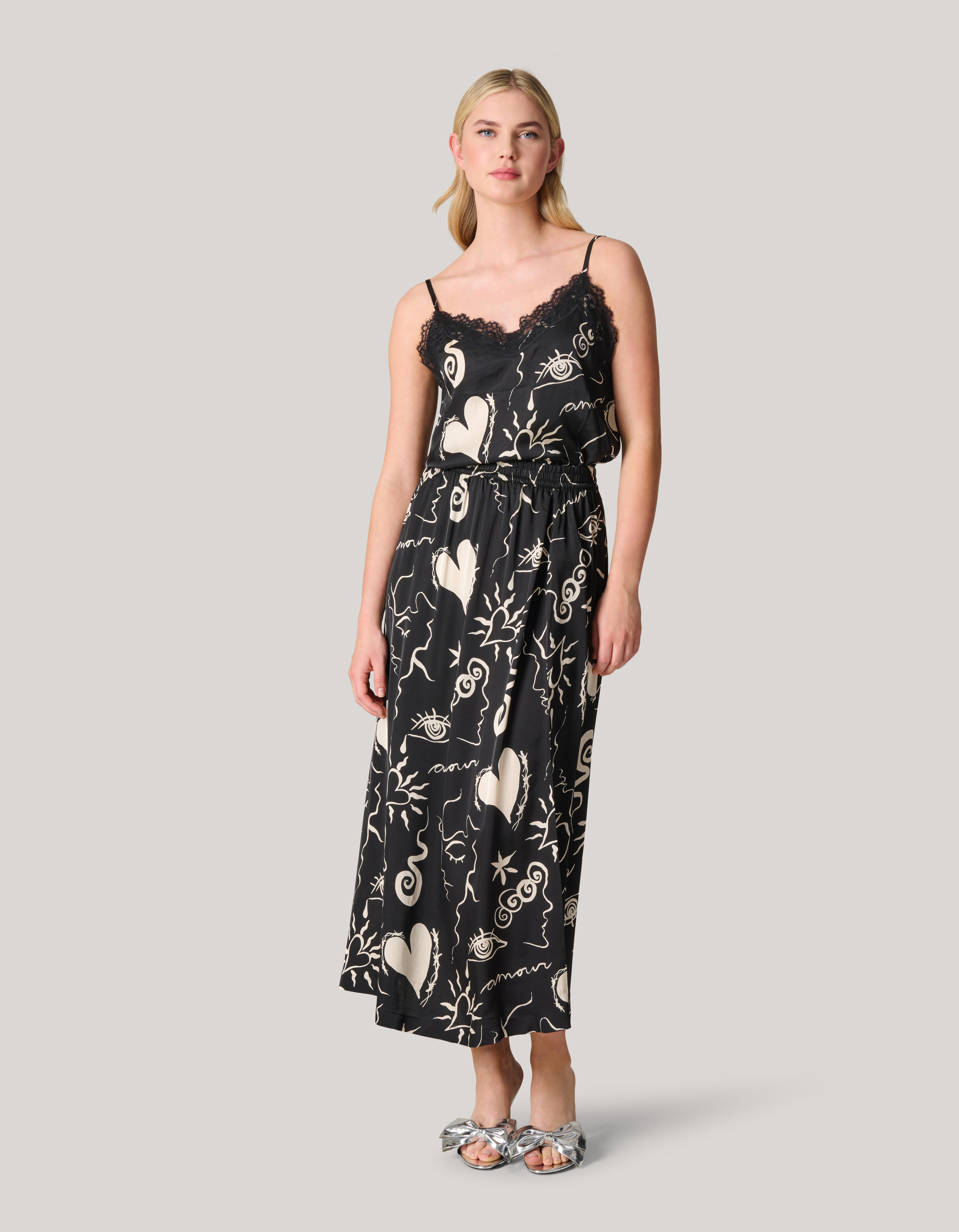 Maxikleid mit Verzierungen Schwarz SHOEBY WOMEN