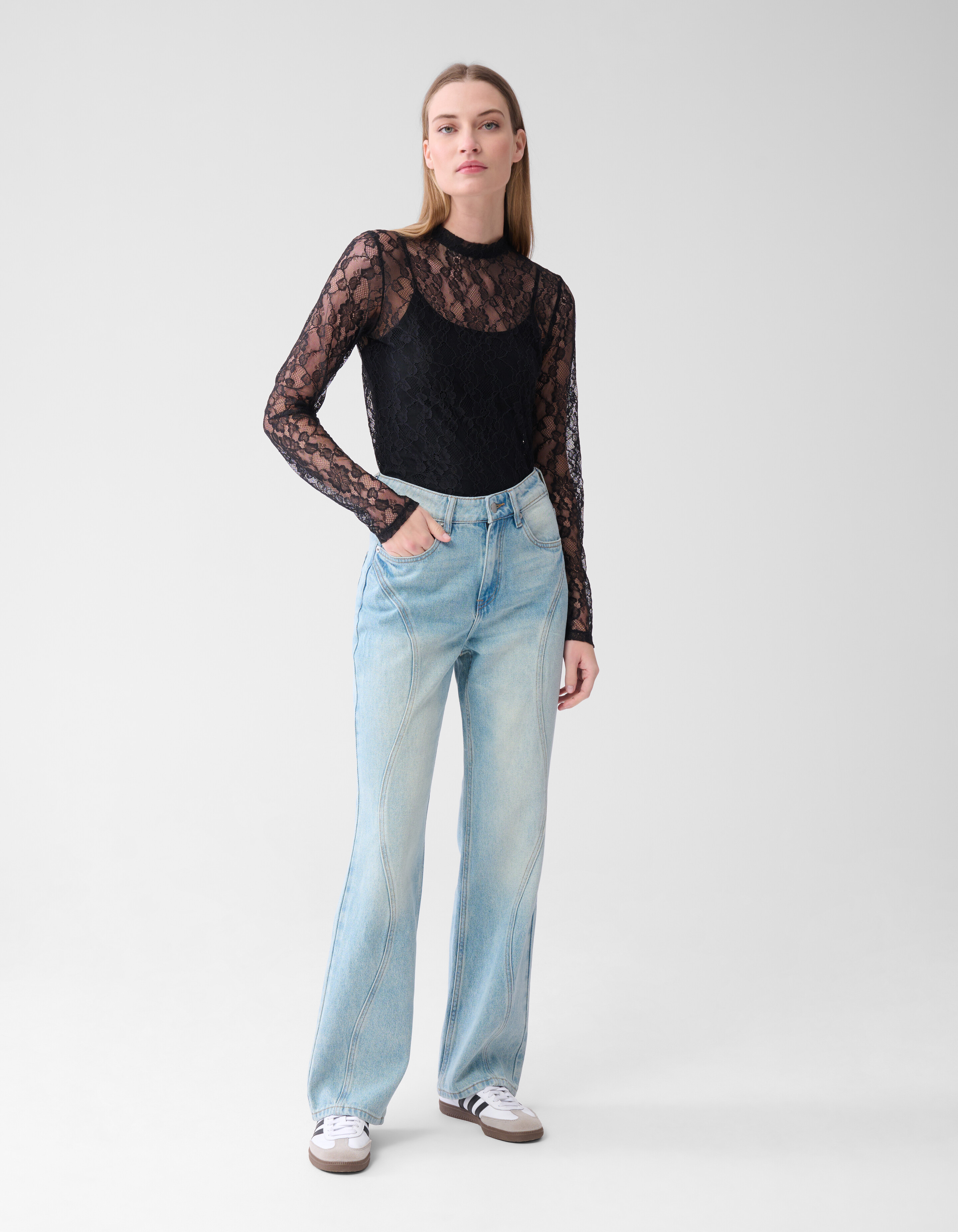 Wavy Straight Fit Jeans gebleicht SHOEBY WOMEN