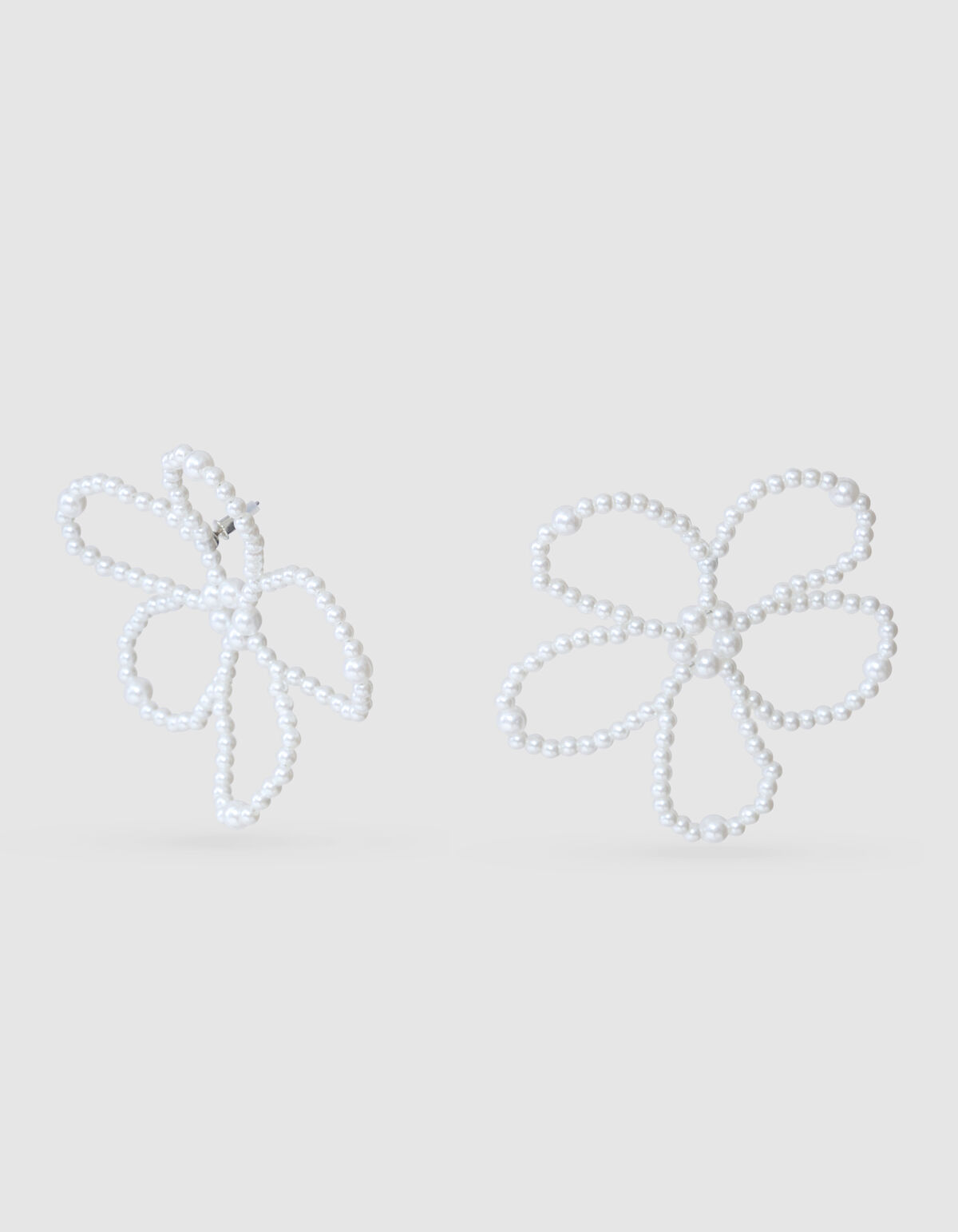Große Blumen Ohrringe Gebrochen Weiß SHOEBY ACCESSOIRES