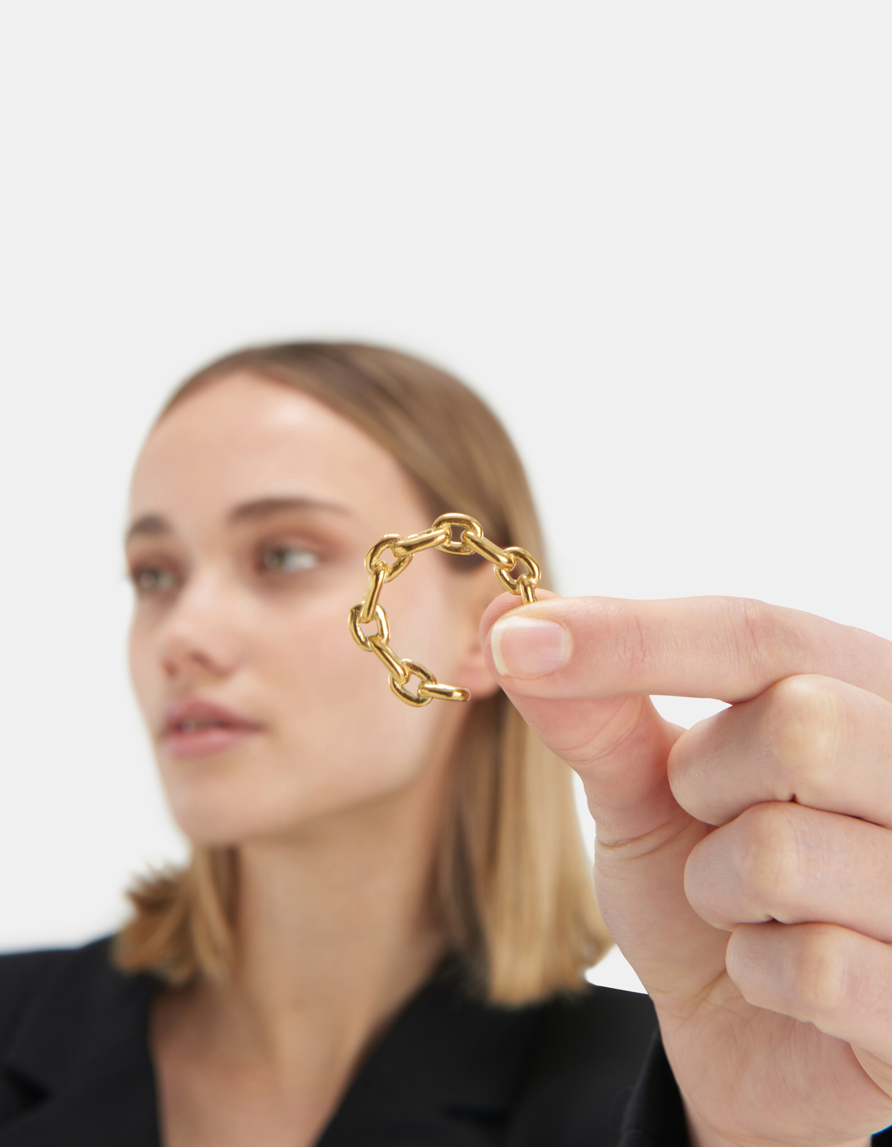 Geknüpfte Ohrringe aus Gold ACCESSOIRES SHOEBY