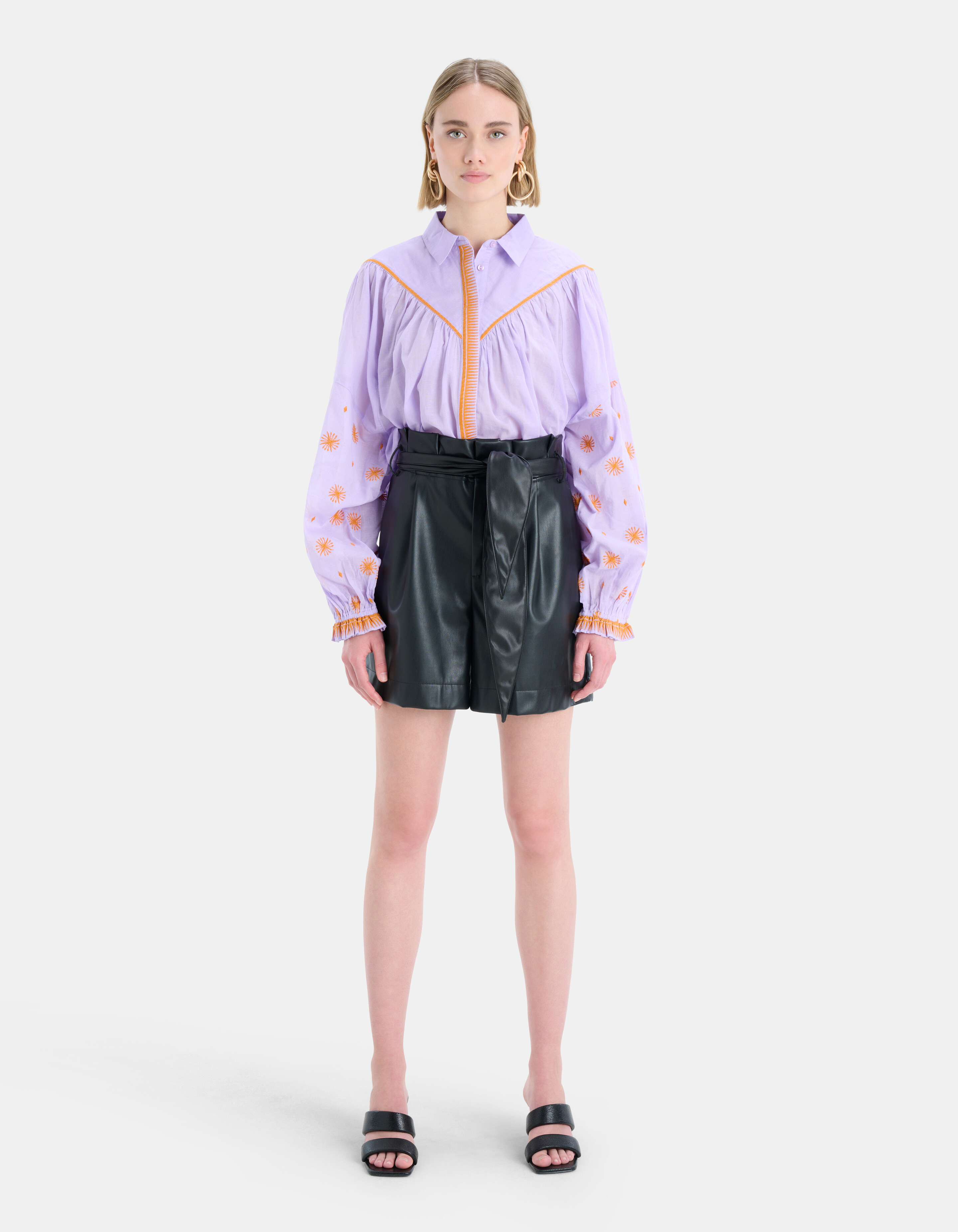 Poppy Embro Bluse EKSEPT