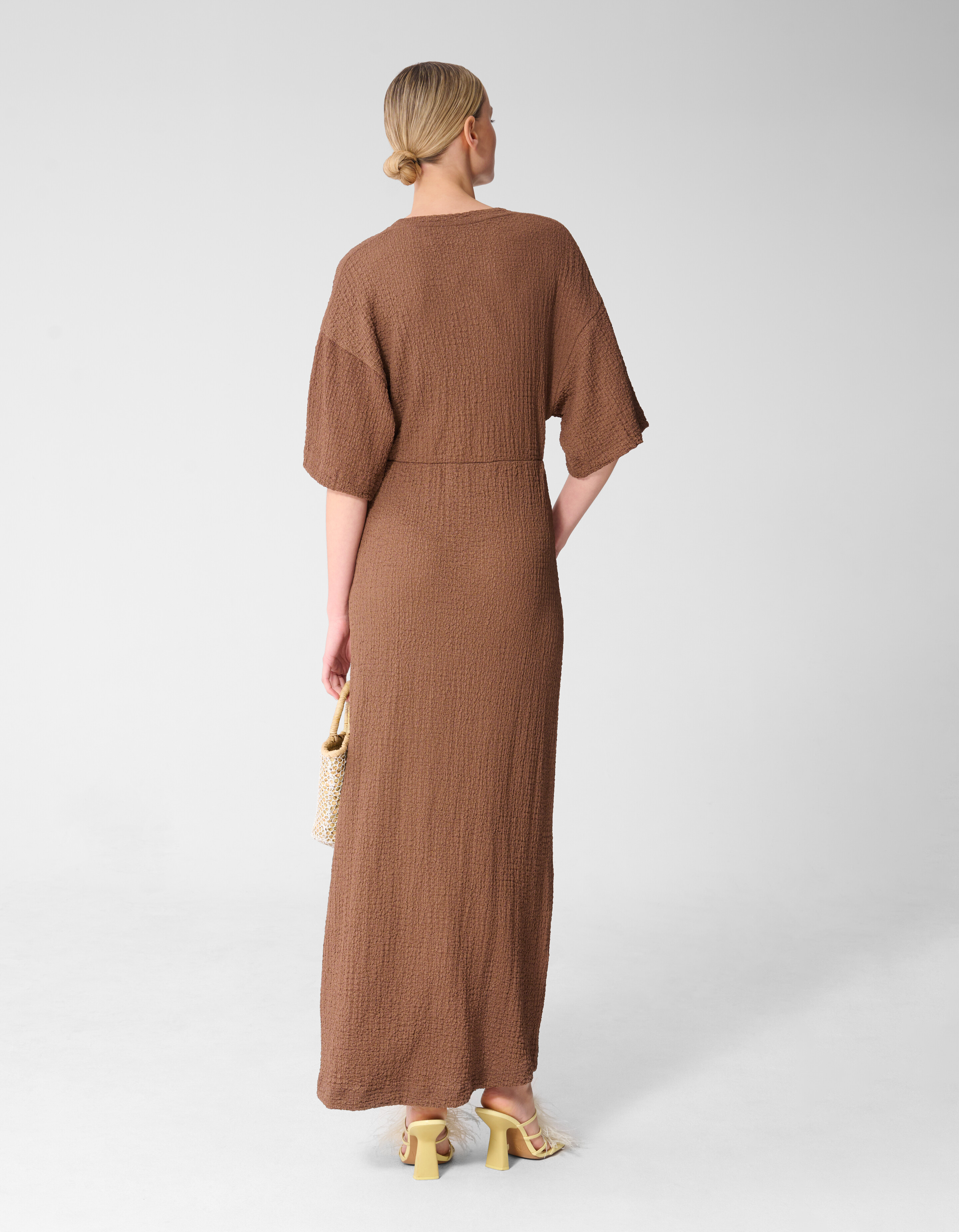 Organisches Crinkle Maxikleid Braun SHOEBY WOMEN