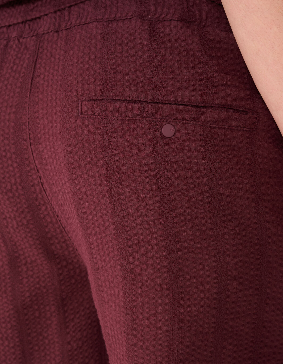 Seersucker-Streifen-Short Dunkelrot SHOEBY MEN