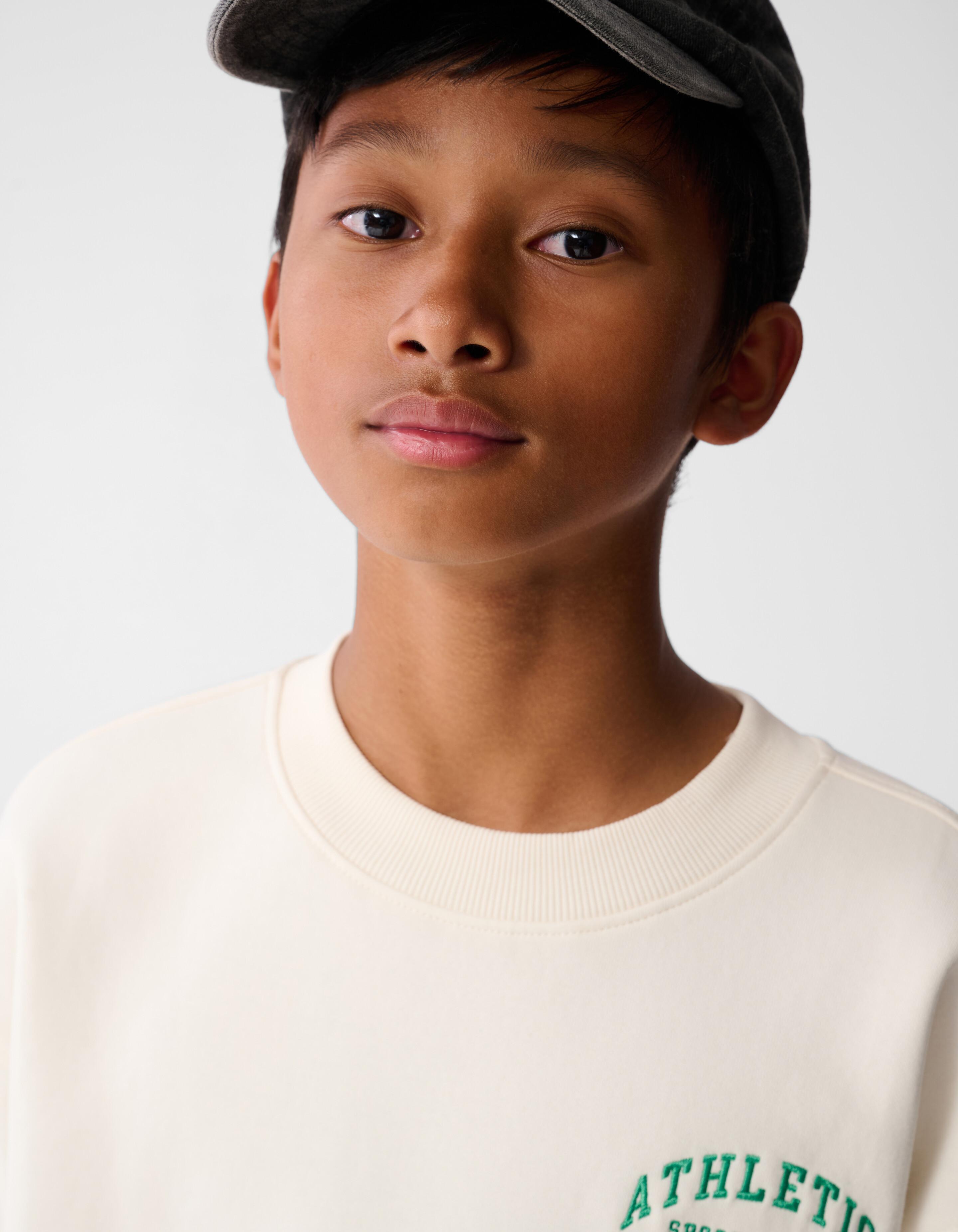 Athletic Artwork Pullover Off White SHOEBY BOYS