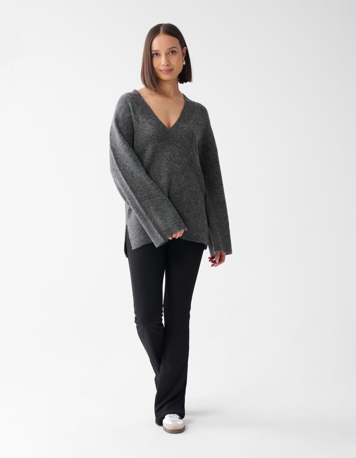 Pullover mit V-Ausschnitt Dunkelgrau SHOEBY WOMEN
