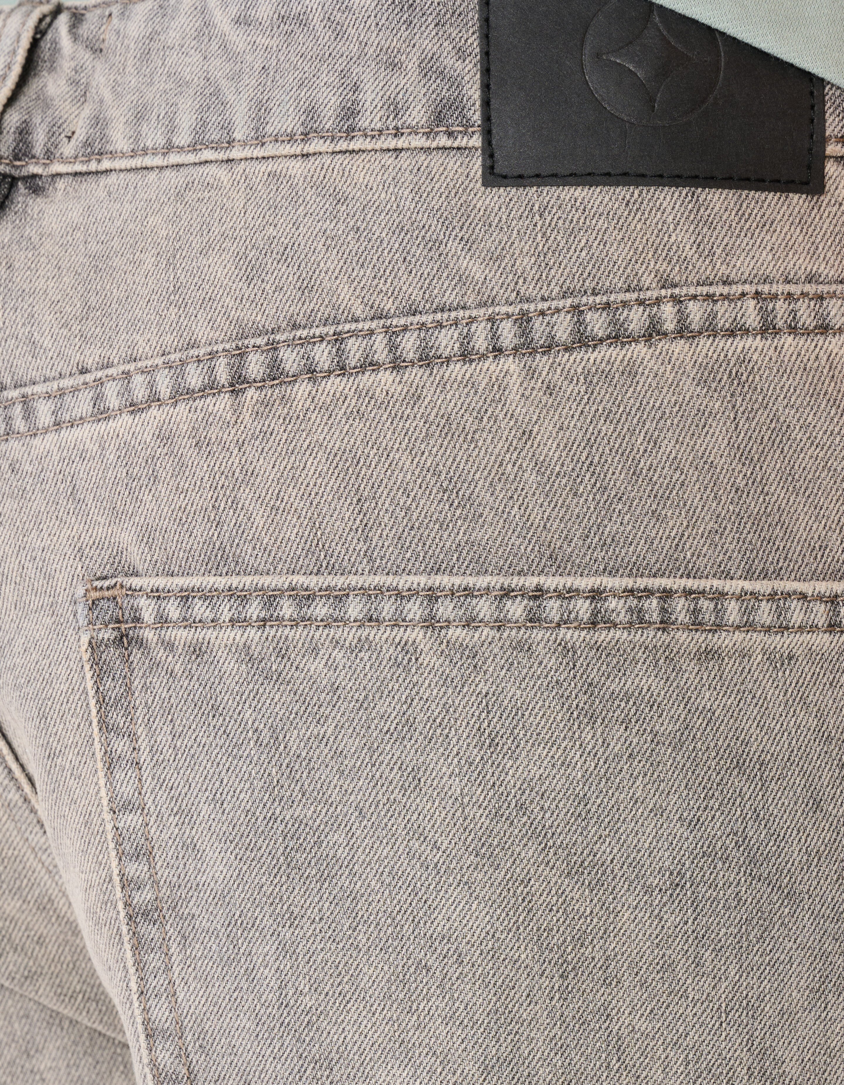 Relaxed Fit Jeansshort Hellgrau SHOEBY MEN