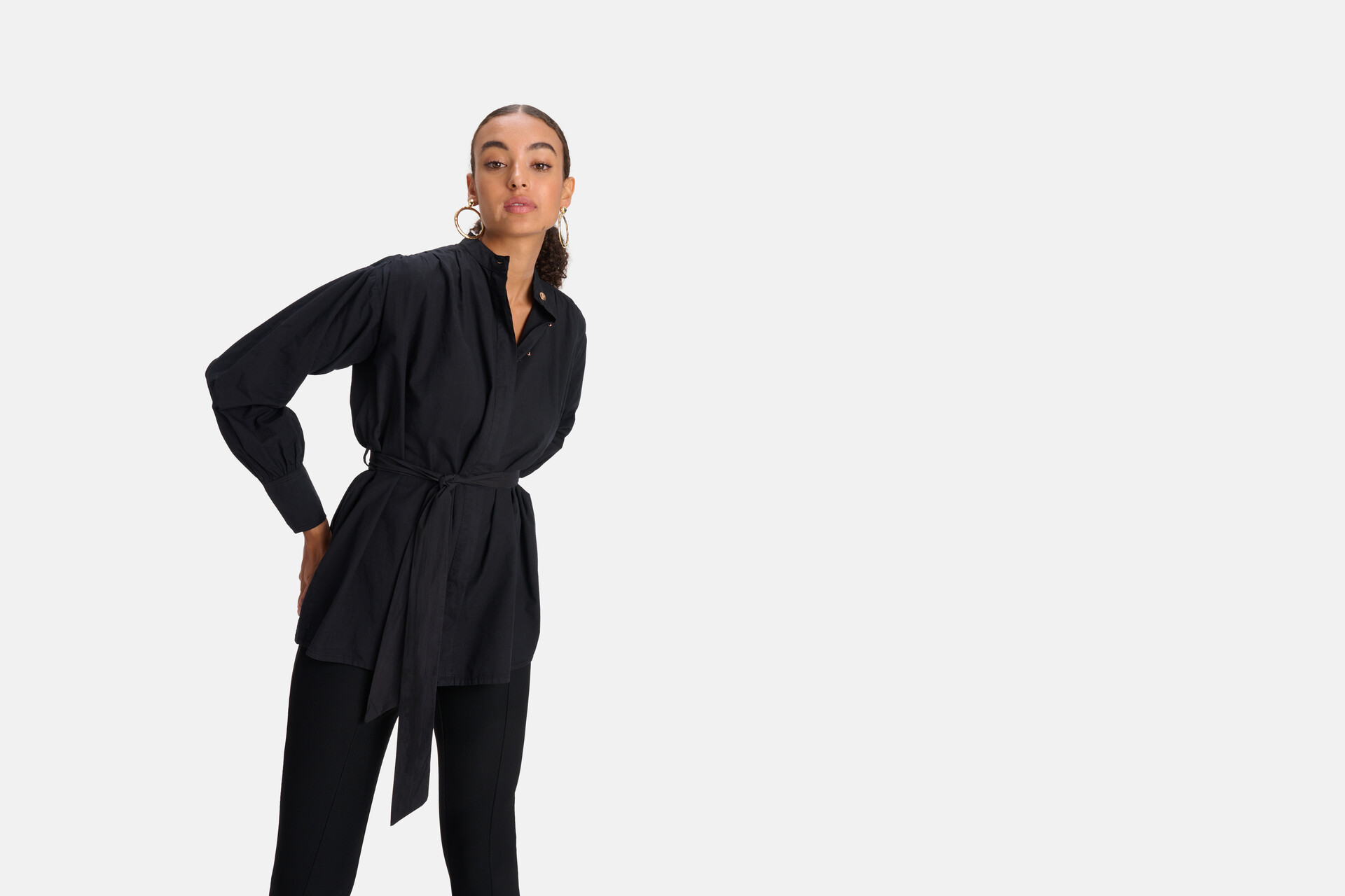 Taillierte Bluse Schwarz SHOEBY WOMEN