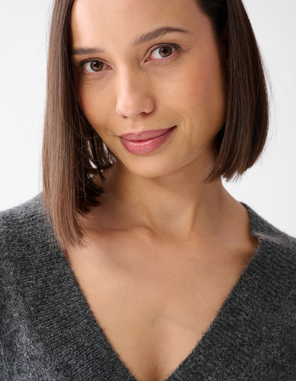 Pullover mit V-Ausschnitt Dunkelgrau SHOEBY WOMEN