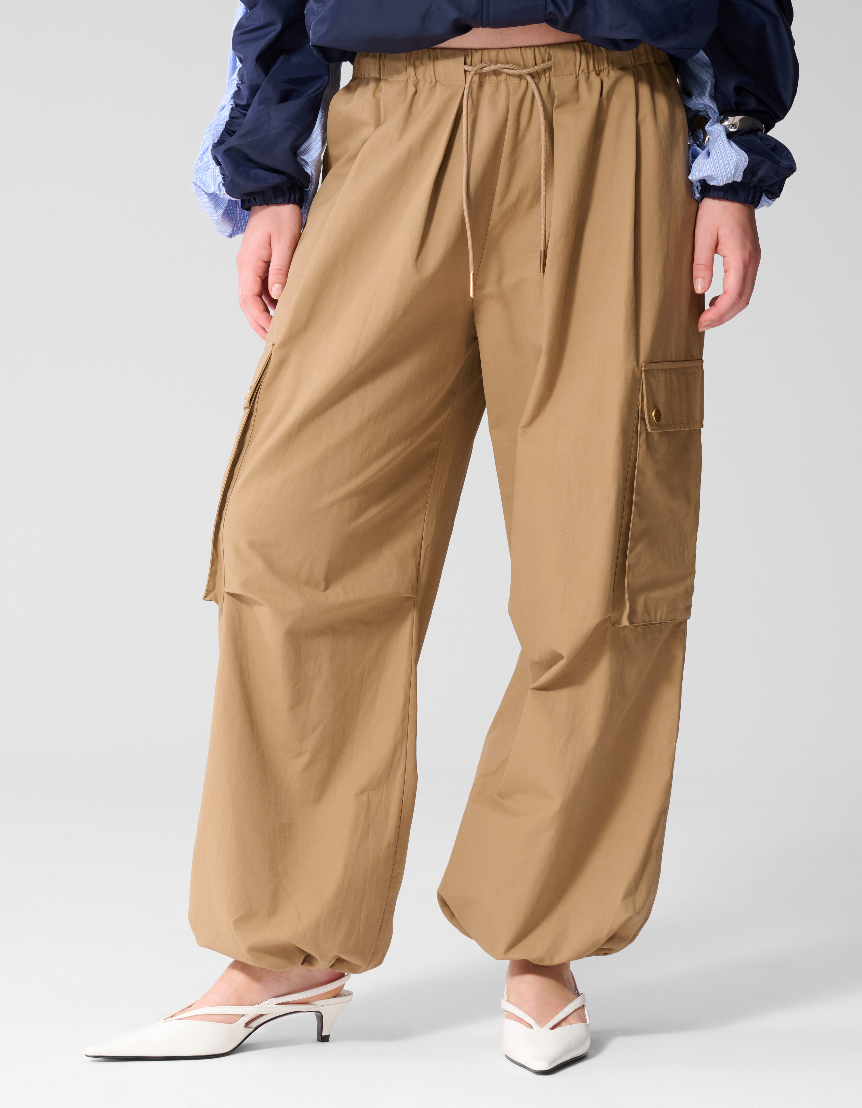 Weit geschnittene Cargohose Sand SHOEBY WOMEN
