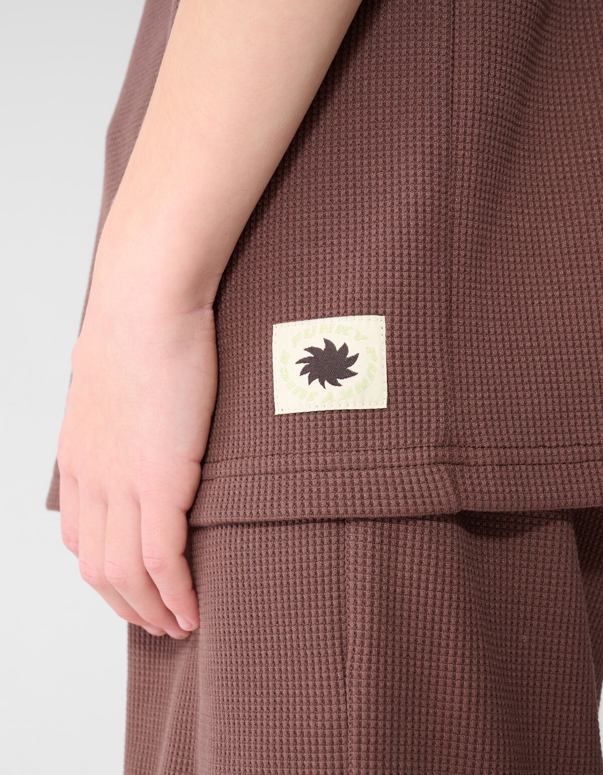 Waffelstruktur T-Shirt Dunkelbraun SHOEBY BOYS