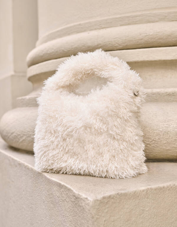 Fluffy Fur Tasche Gebrochenes Weiß SHOEBY ACCESSOIRES
