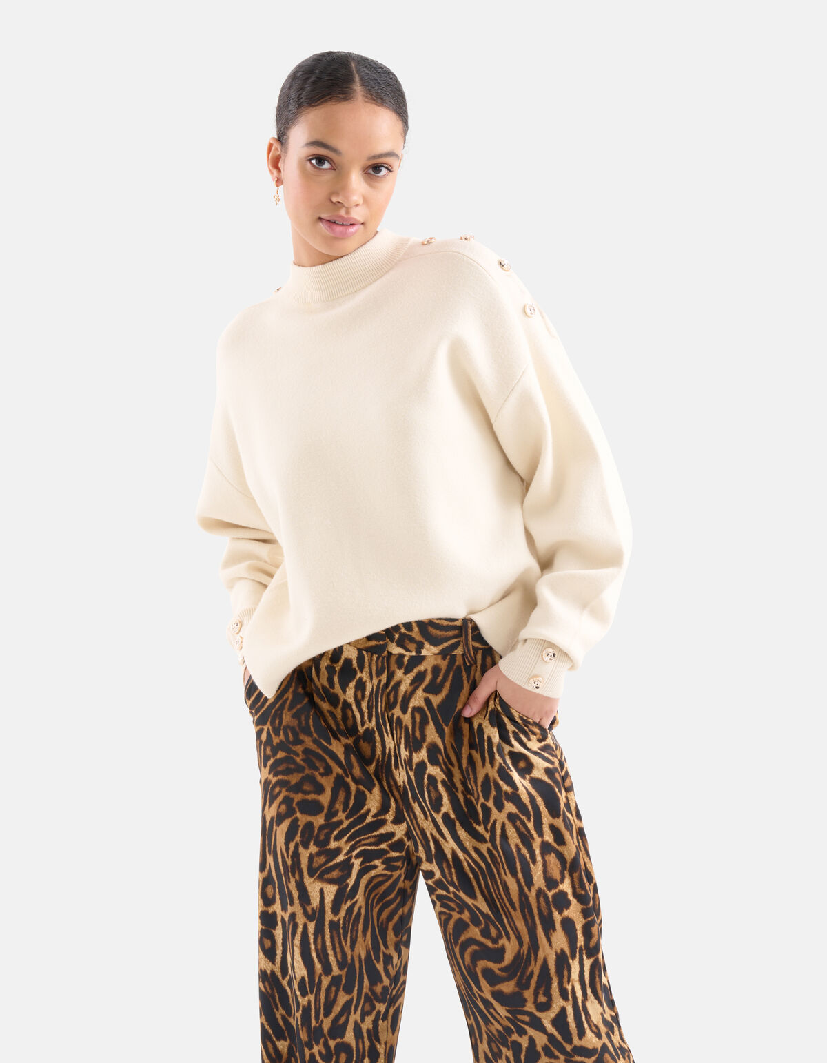 Fancy Button Pullover SHOEBY WOMEN