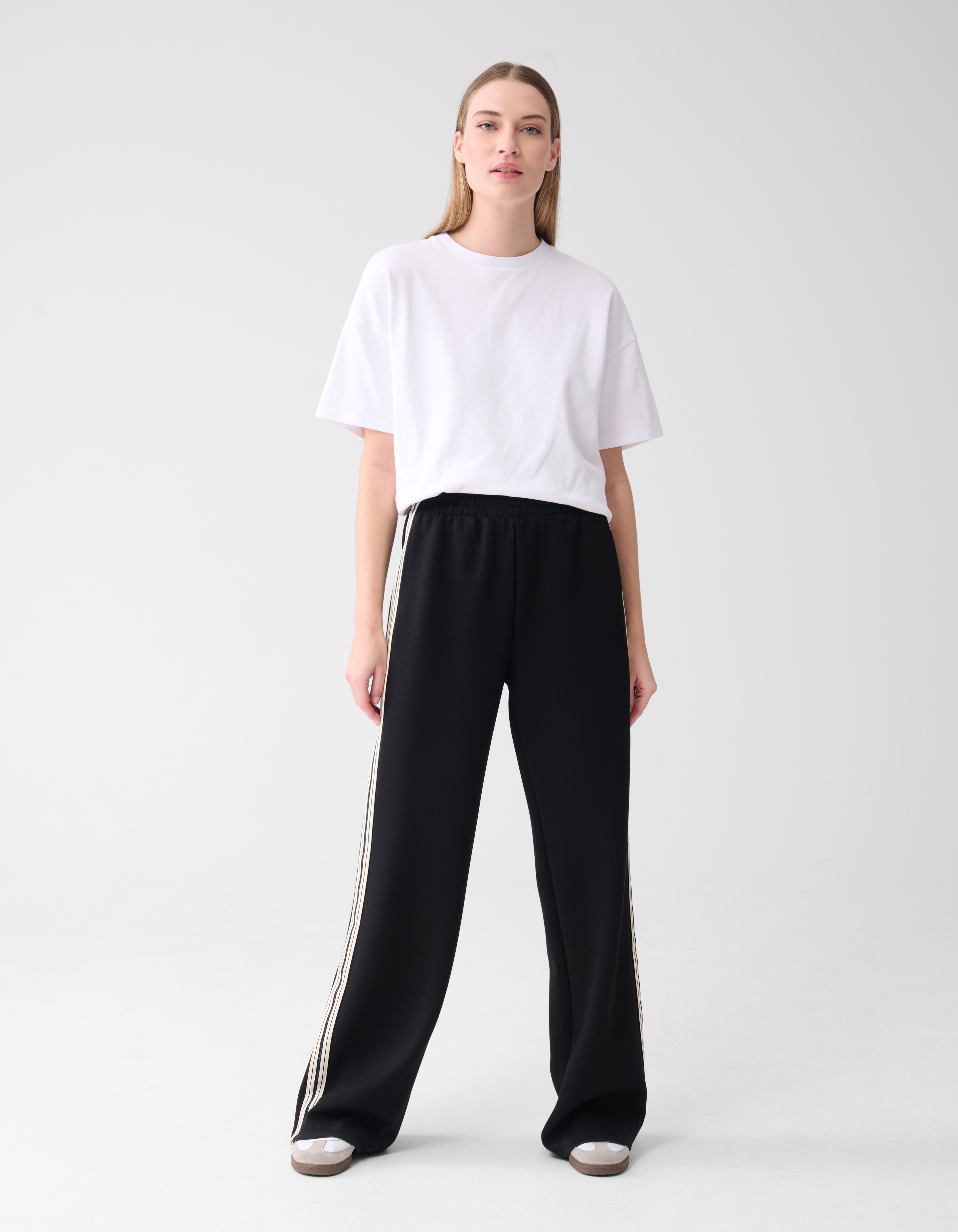 Sportliche Hose mit weitem Bein Schwarz SHOEBY WOMEN