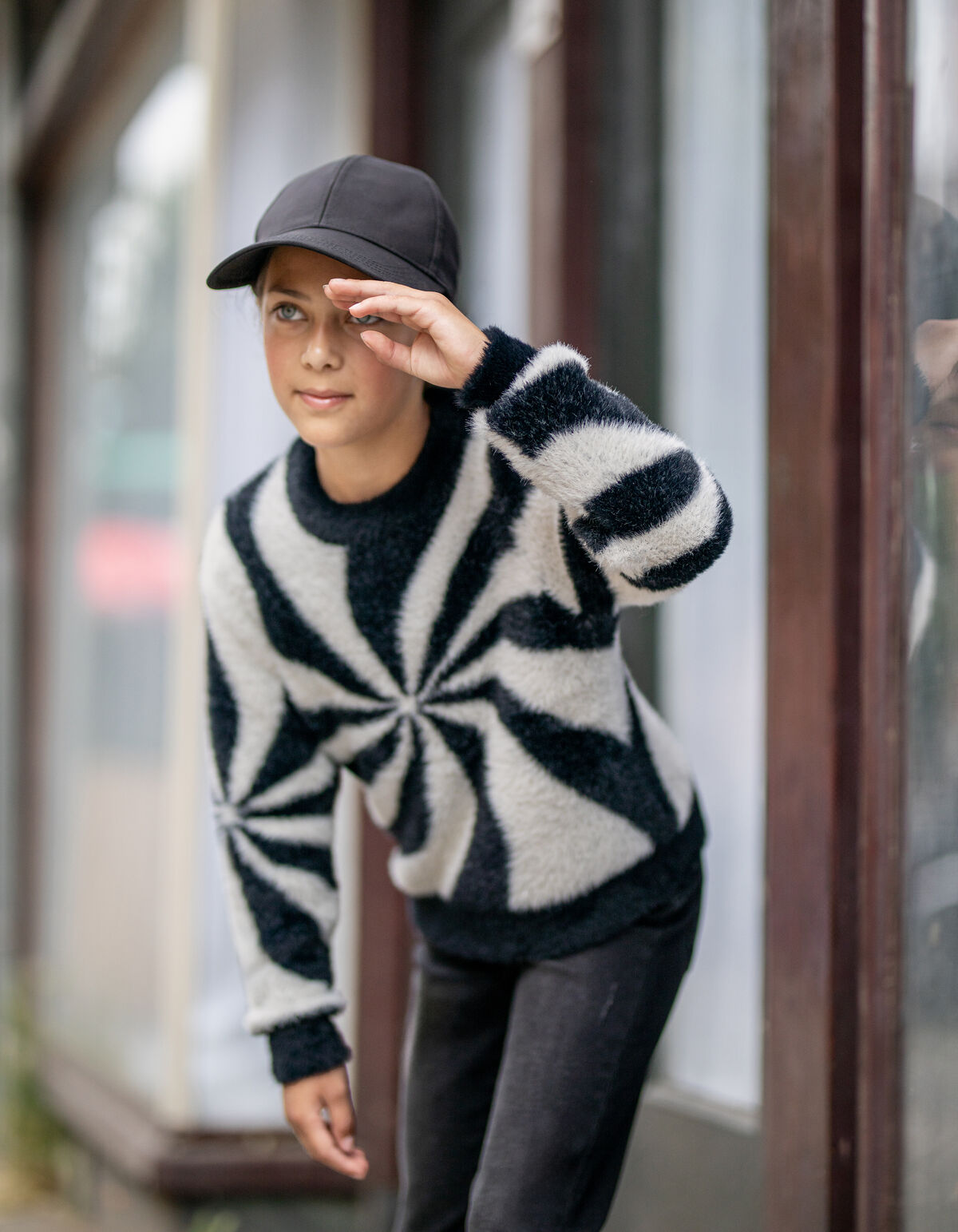 Bedruckter weicher Pullover Schwarz/Weiß SHOEBY GIRLS