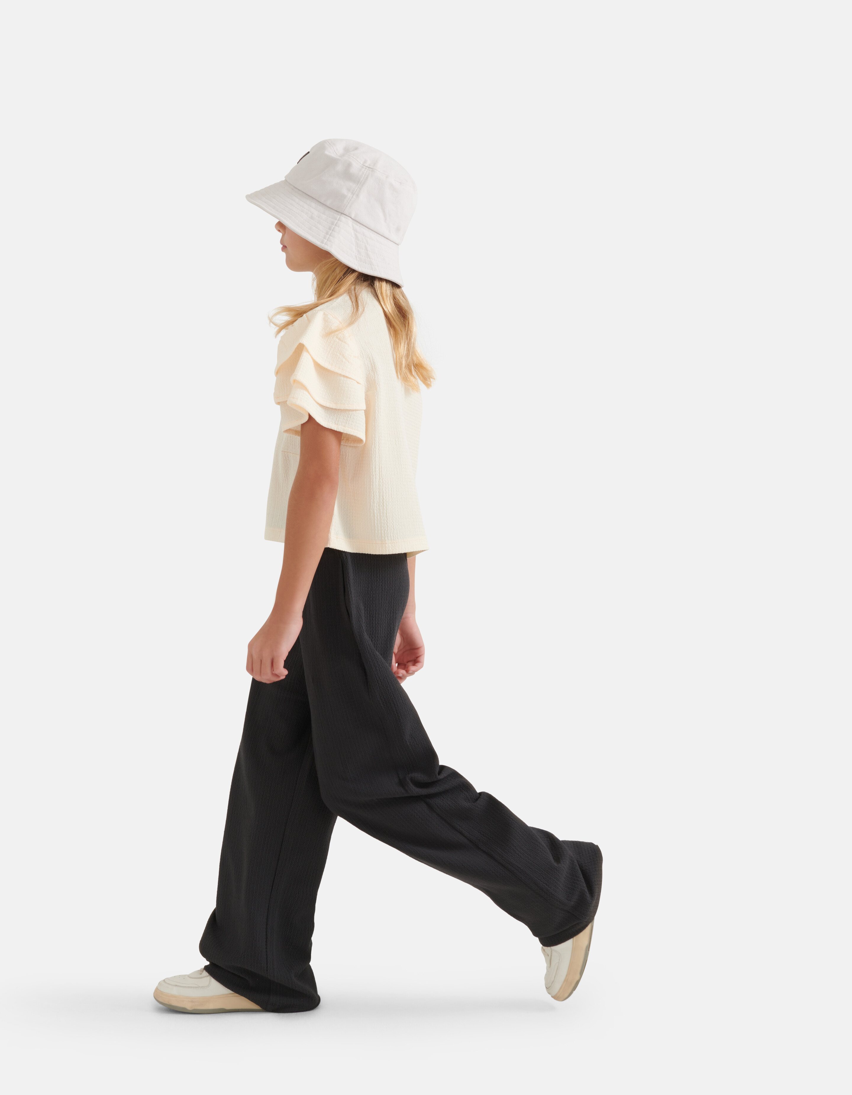 Crinkle Top Off White SHOEBY GIRLS