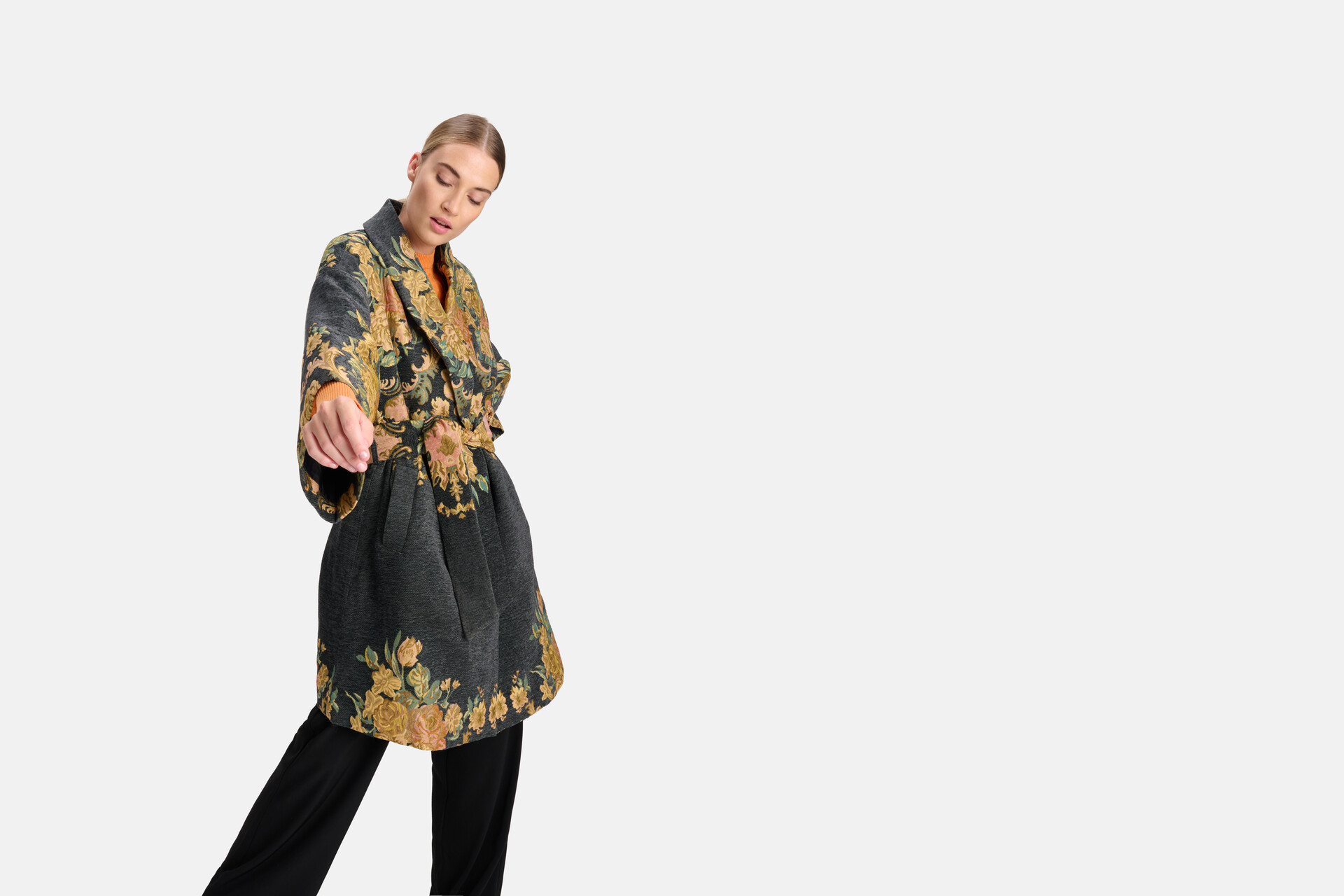 Jacquard-Kimono mit Blumendruck Dunkelgrau von Mie SHOEBY WOMEN