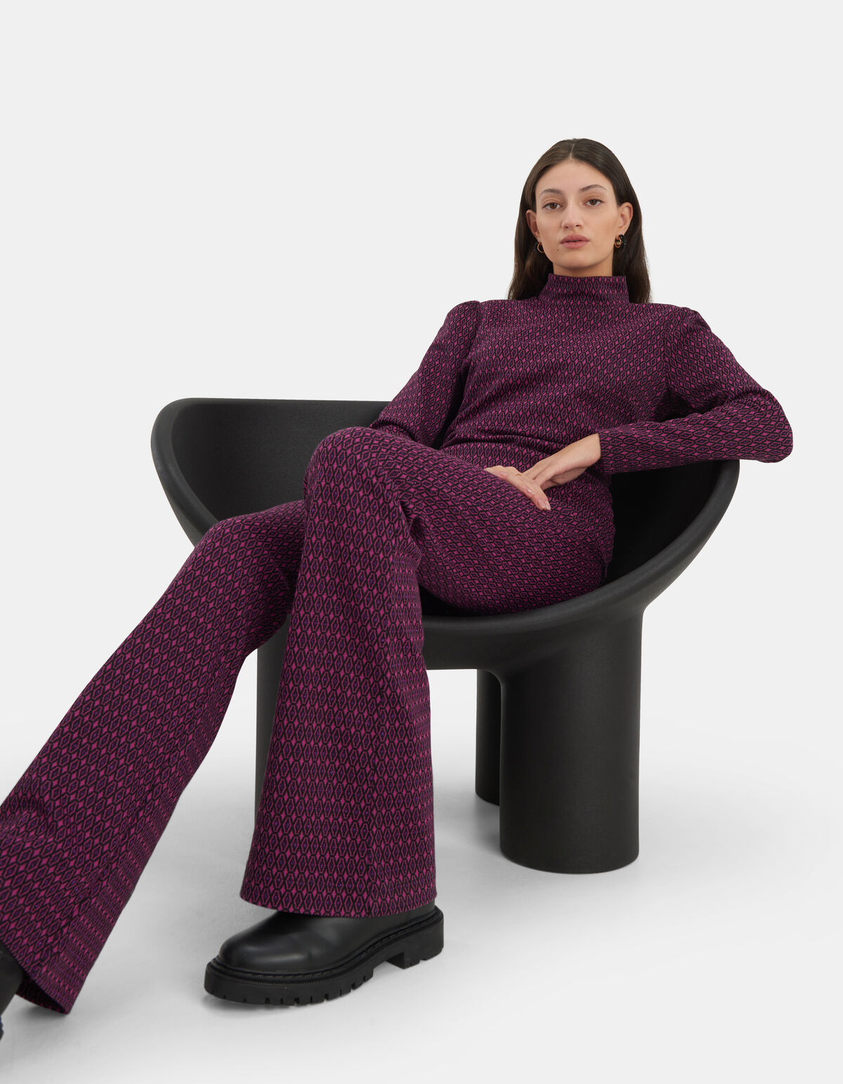 Straight Fit Hose mit grafischem Druck Violett EKSEPT
