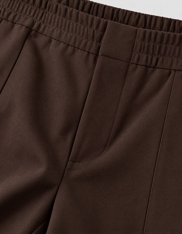 Straight Fit Pintuck Hose Dunkelbraun SHOEBY MEN