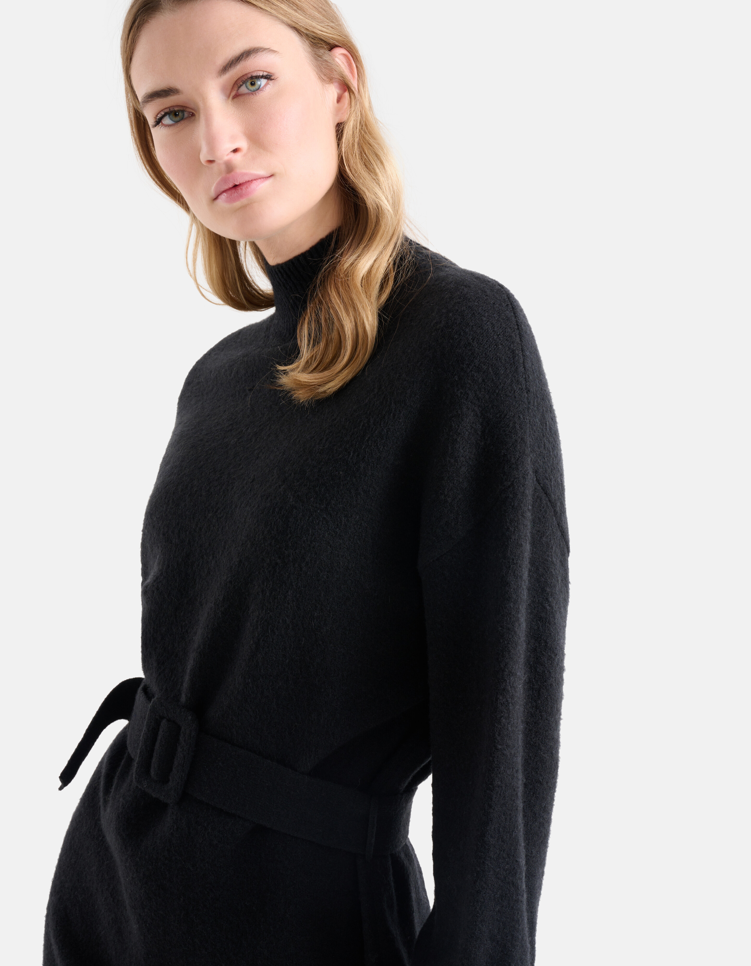 Pulloverkleid mit Gürtel Schwarz SHOEBY WOMEN