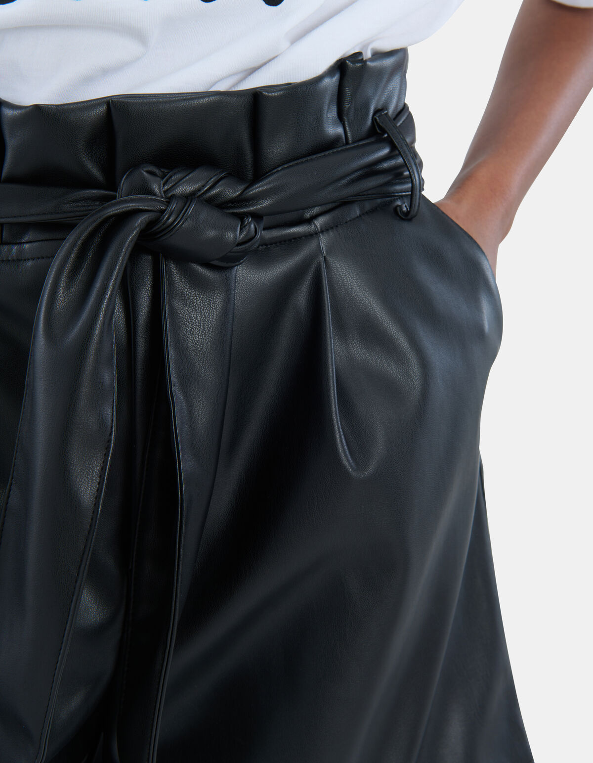 Vegane Leder Paperbag Shorts EKSEPT