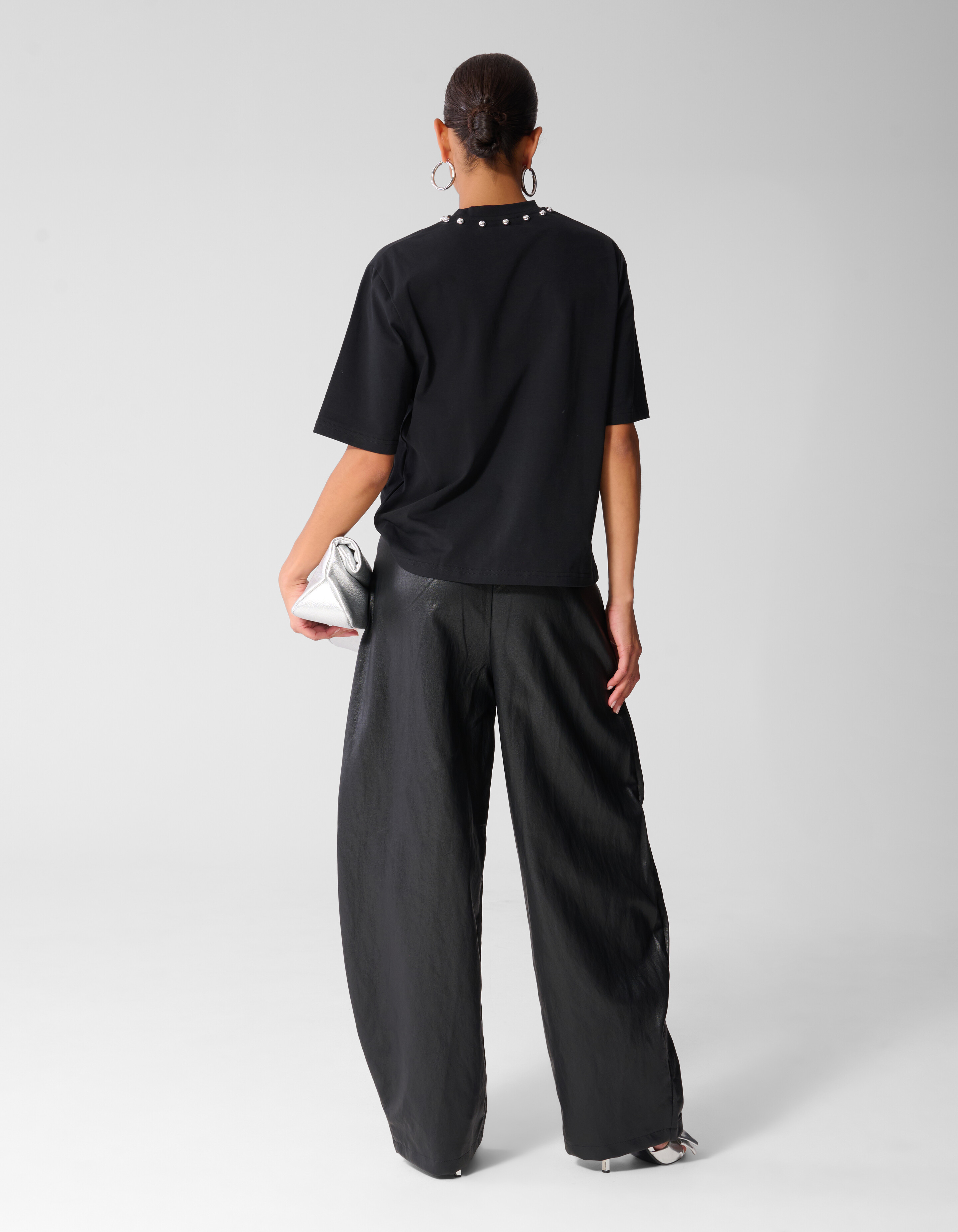 T-Shirt mit Nieten am Kragen Schwarz SHOEBY WOMEN