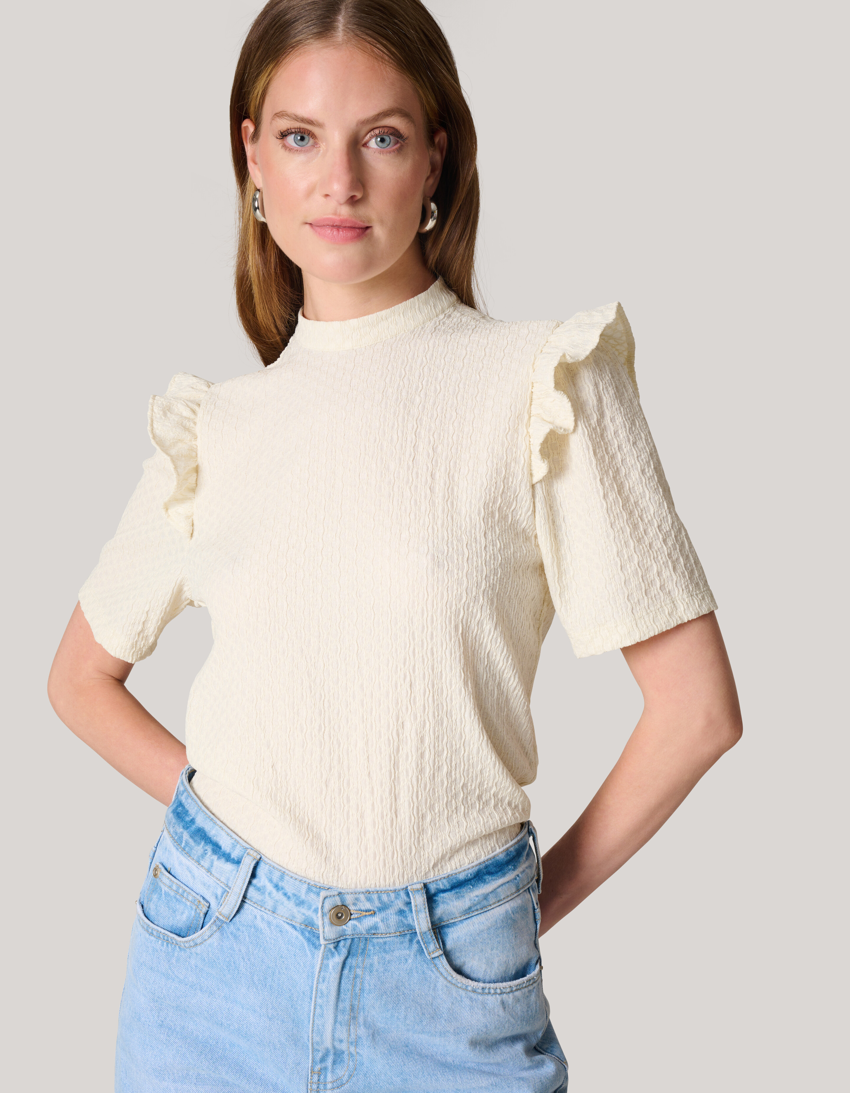 Crinkle Ruffle Top Weiß SHOEBY WOMEN