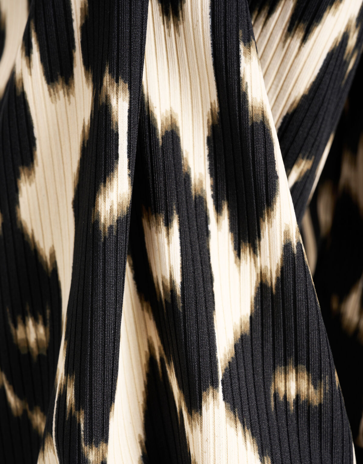 Lang&auml;rmeliges T-Shirt Beige SHOEBY WOMEN