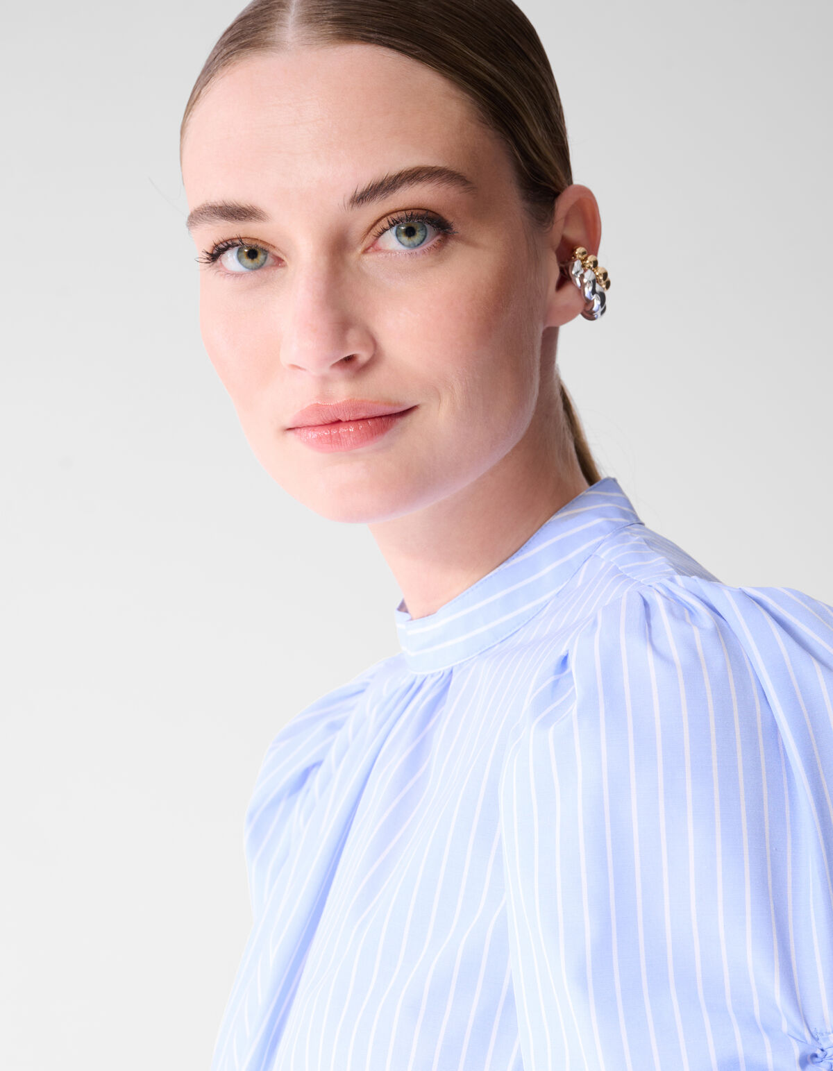 Bluse mit Nadelstreifen- und Kord&auml;rmeln Hellblau SHOEBY WOMEN